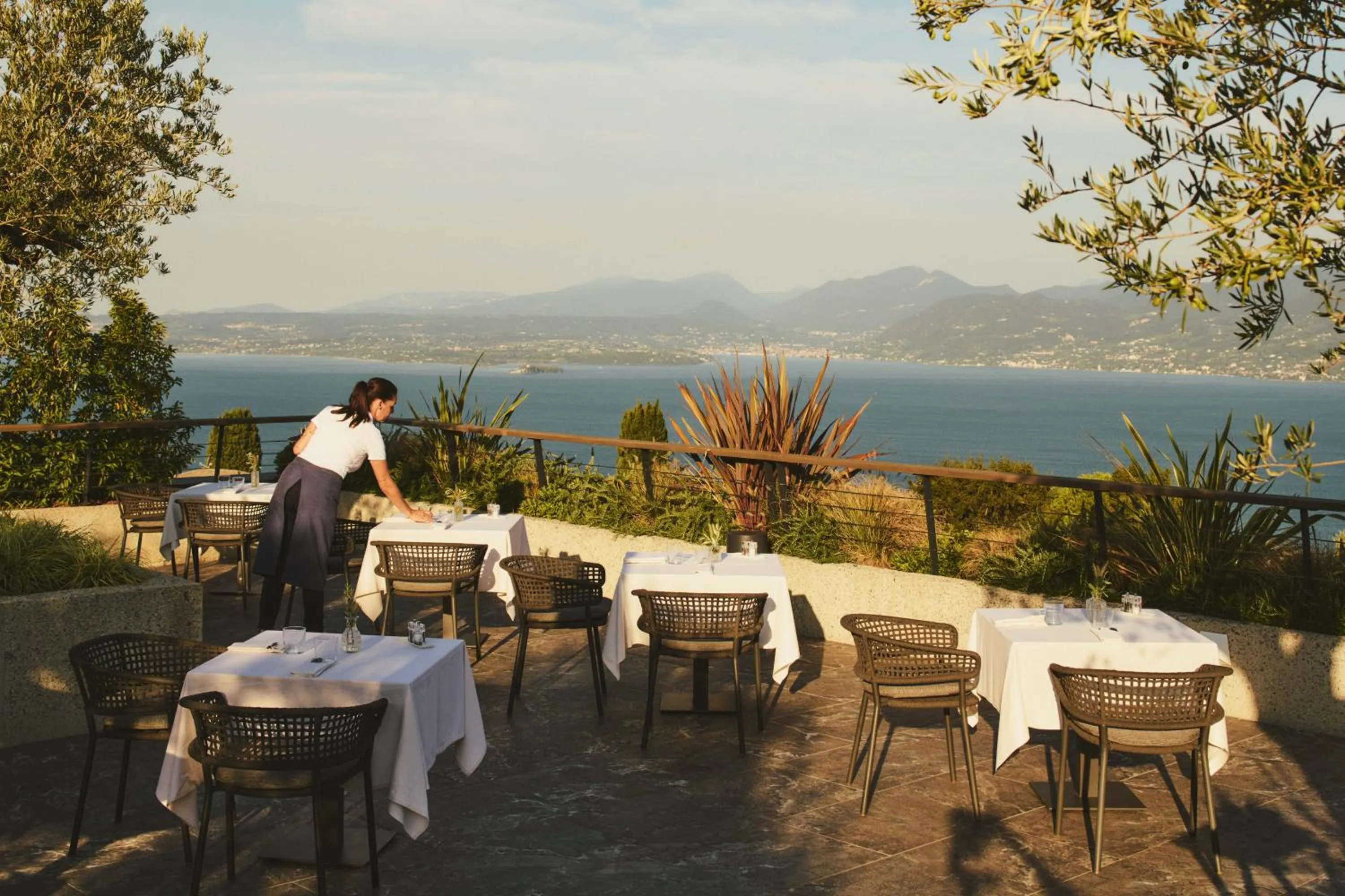 Restaurant/places to eat in Cape of Senses