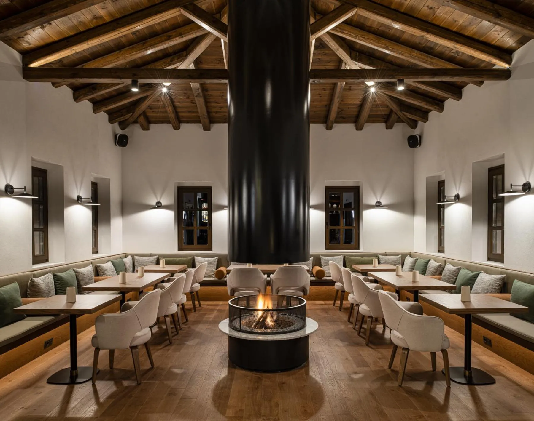 Restaurant/places to eat in Unedo All Seasons Boutique Hotel
