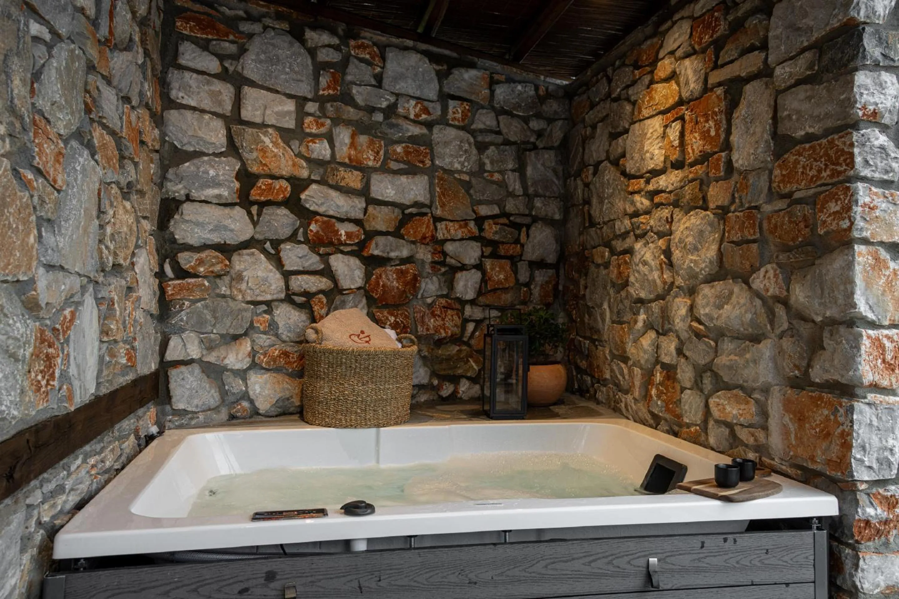 Hot Tub in Unedo All Seasons Boutique Hotel