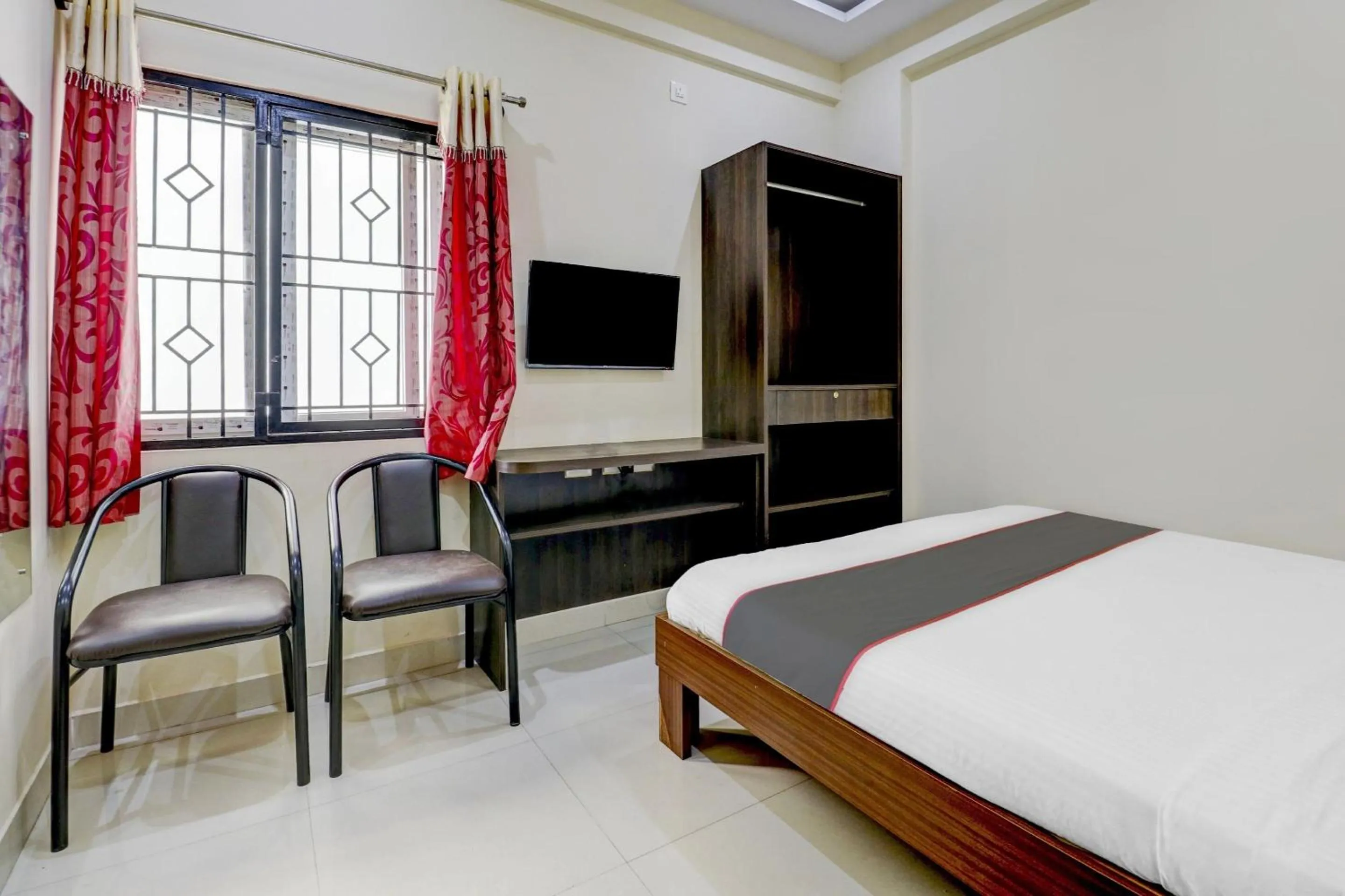 Bedroom, Bed in Hotel O Canton Hotel