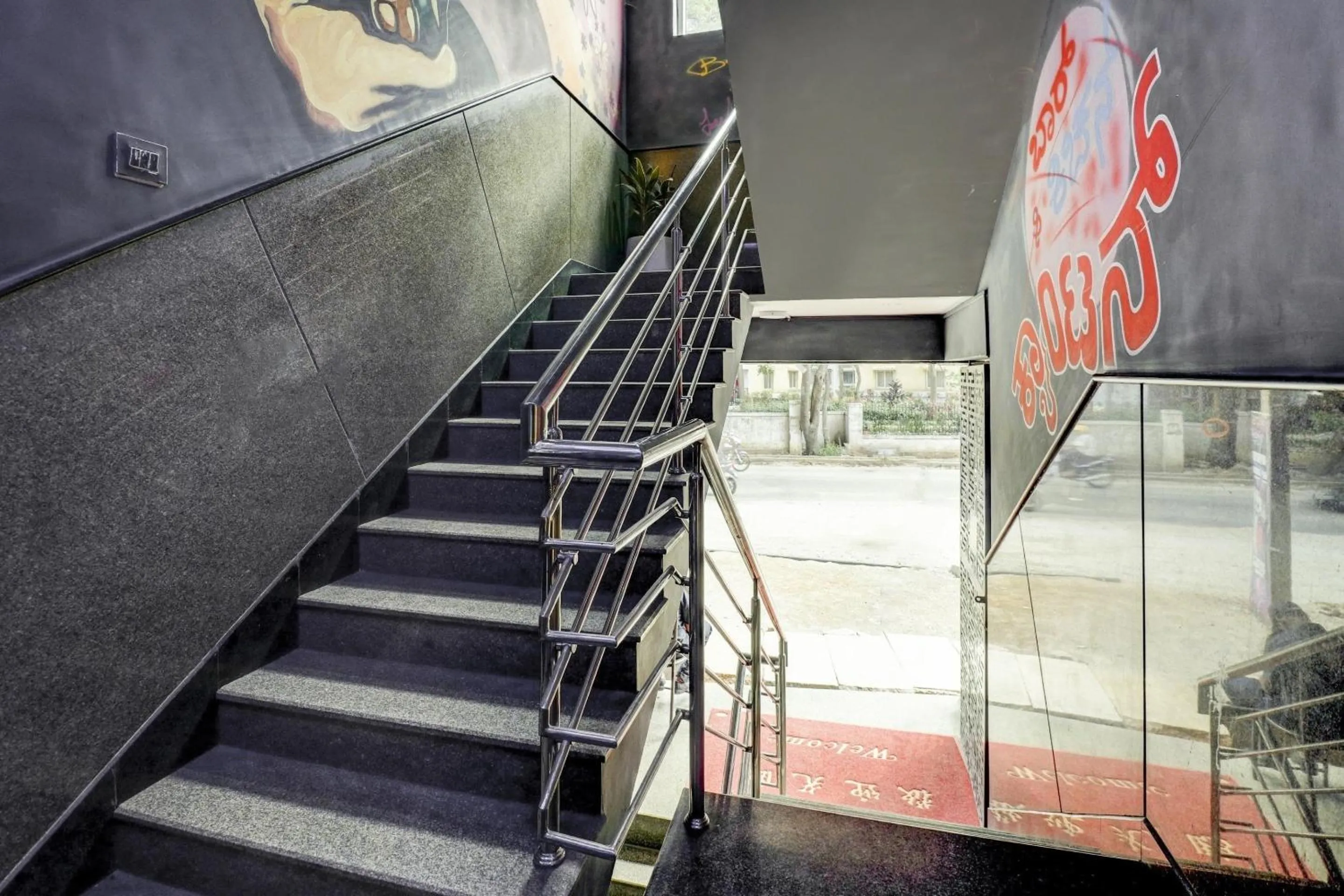 Facade/entrance in Hotel O Canton Hotel