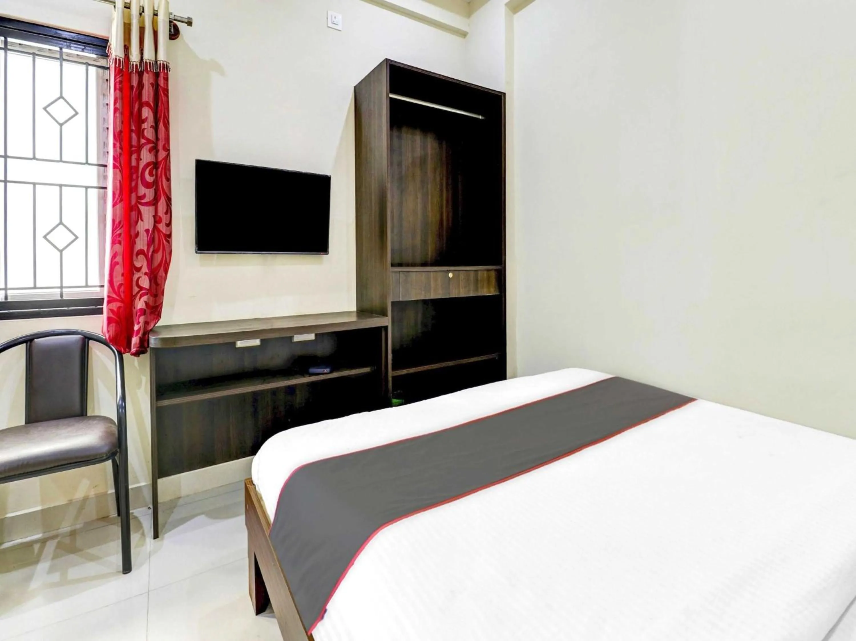 Bedroom, Bed in Hotel O Canton Hotel