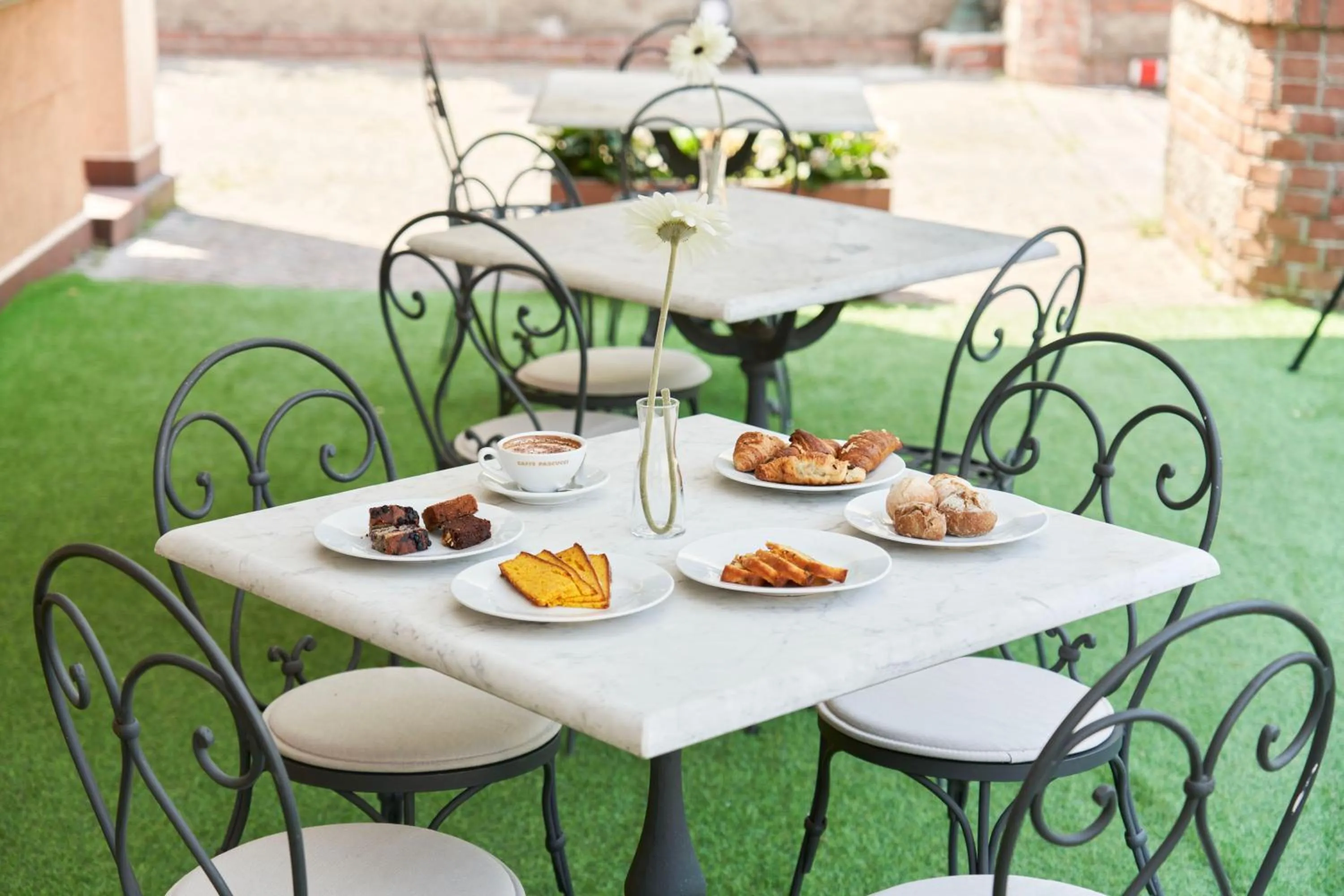 Garden in Hotel Cyrano