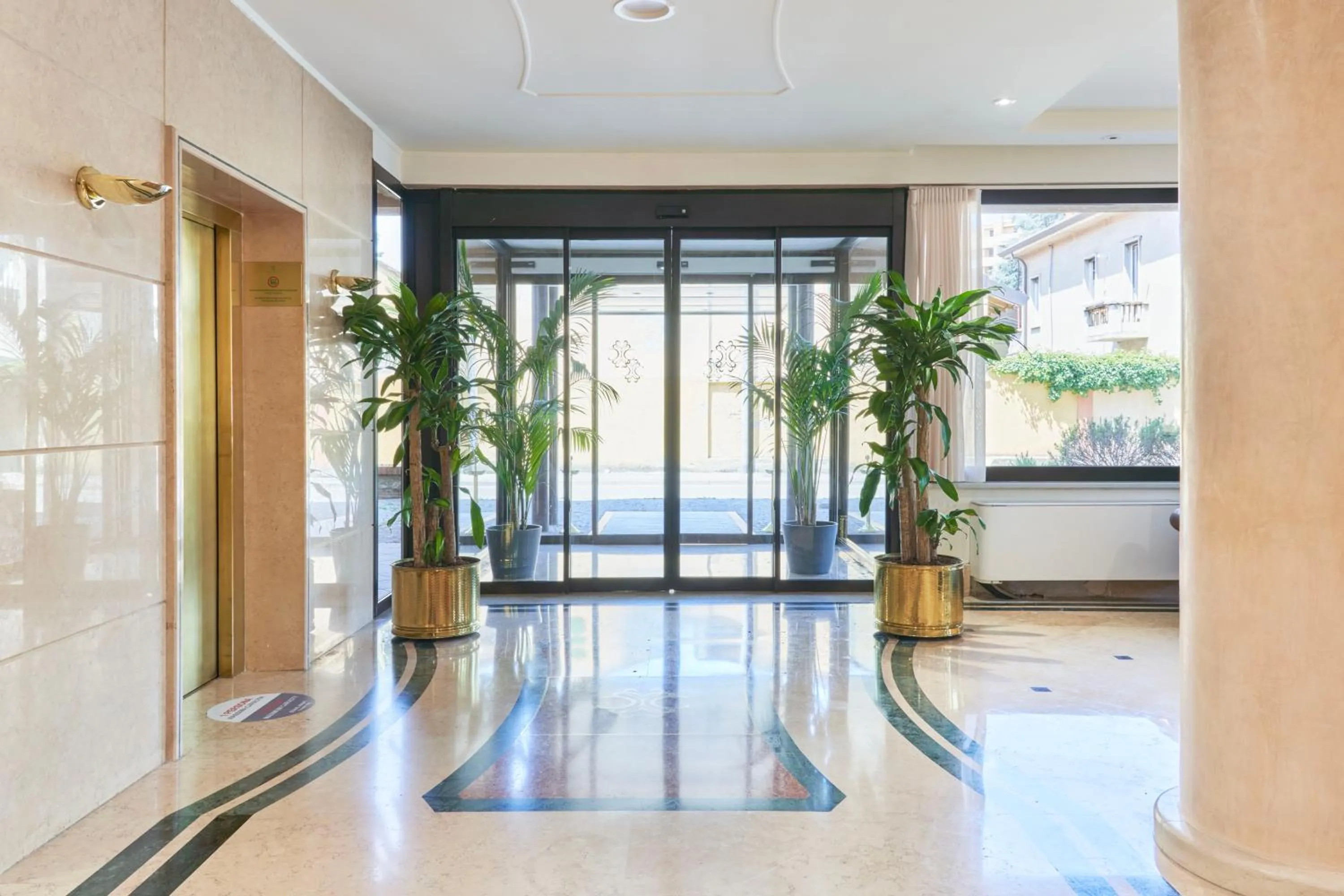 Facade/entrance in Hotel Cyrano