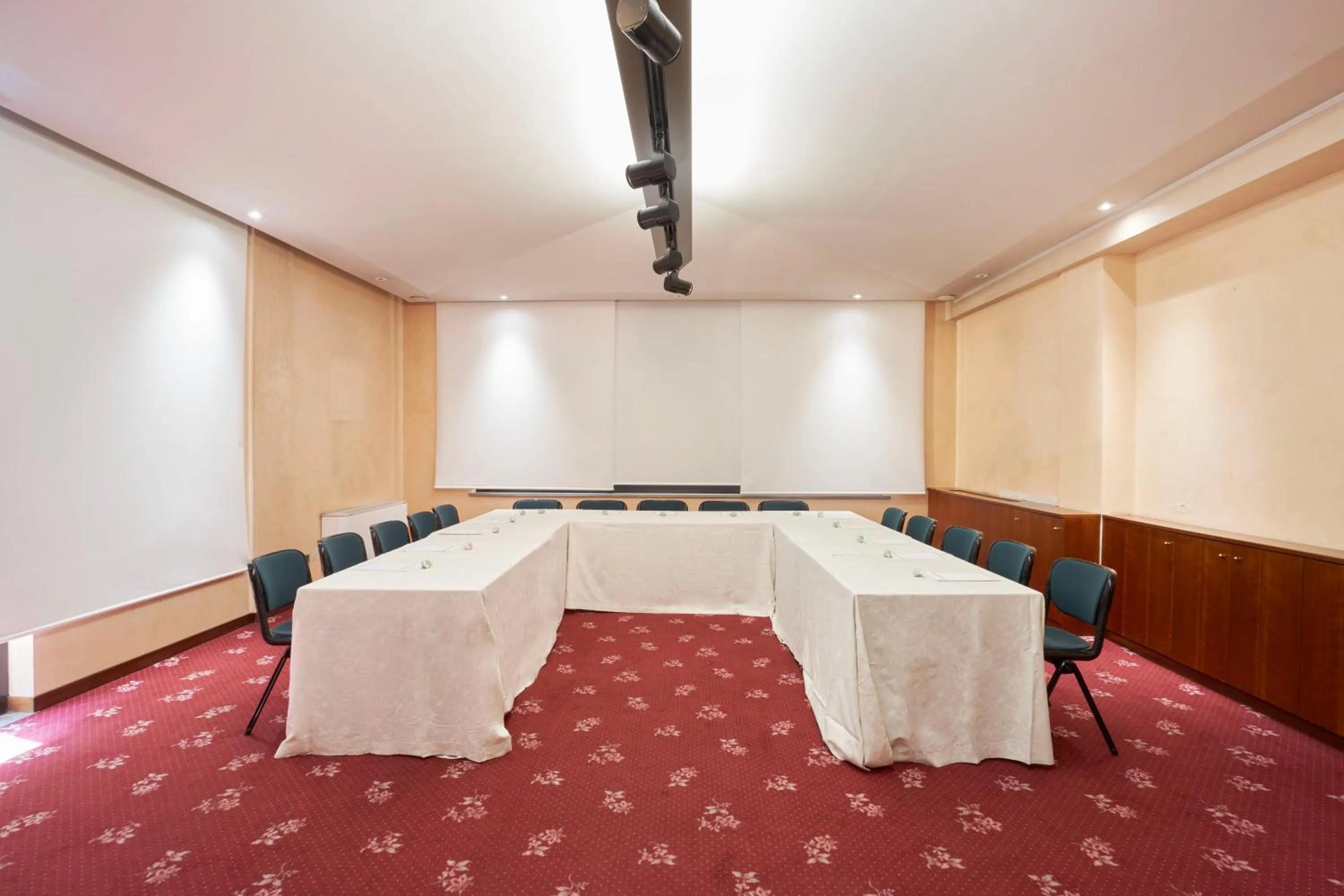 Meeting/conference room in Hotel Cyrano
