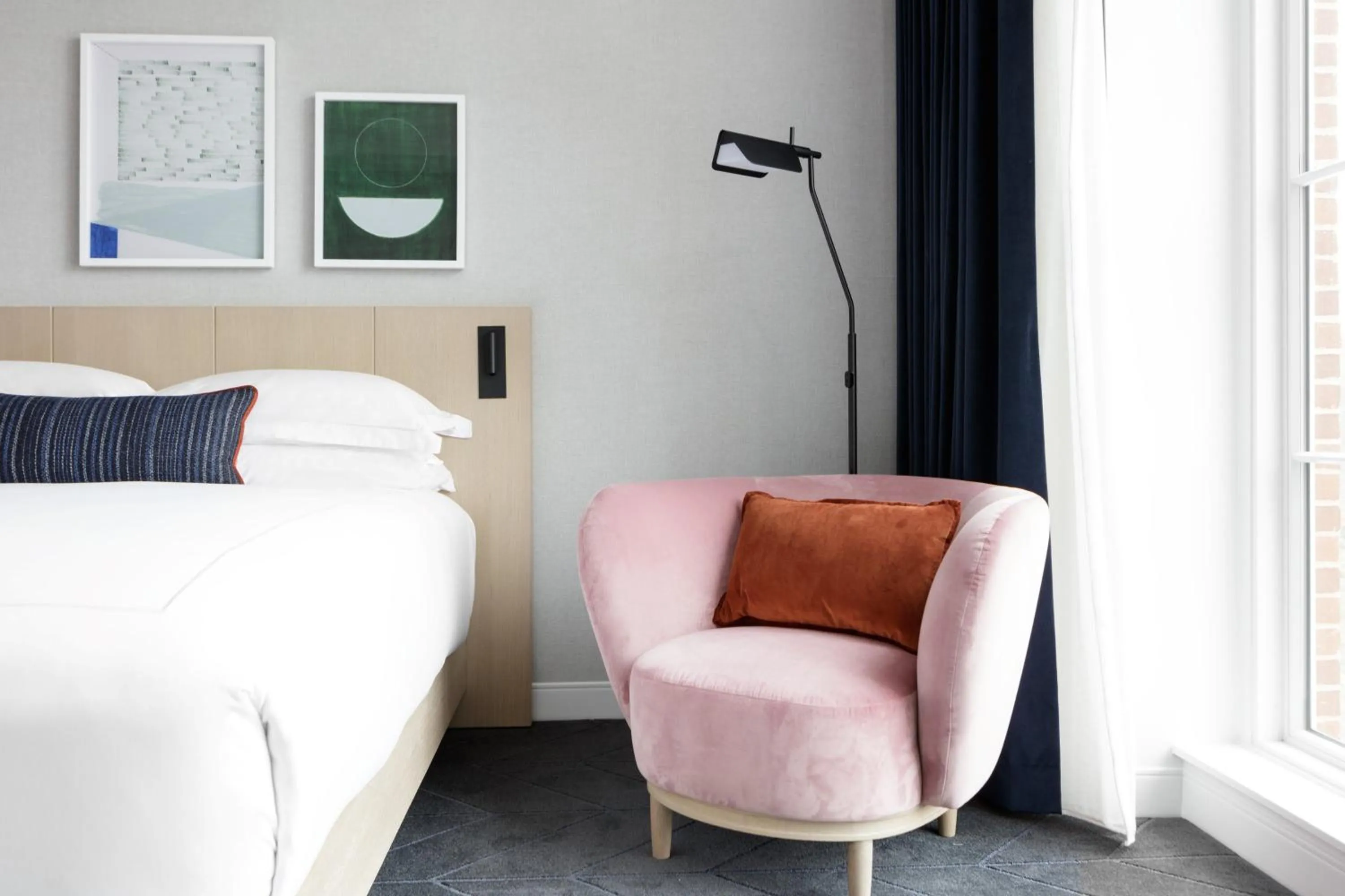 Photo of the whole room, Bed in Kimpton - The Forum Hotel by IHG