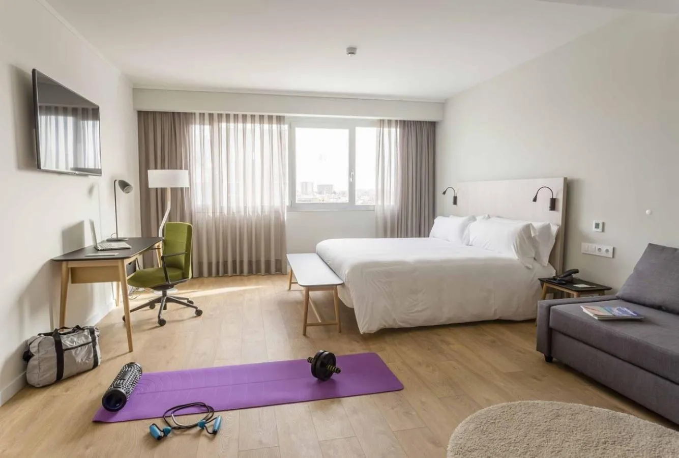 Photo of the whole room, Bed in ARTIEM Madrid