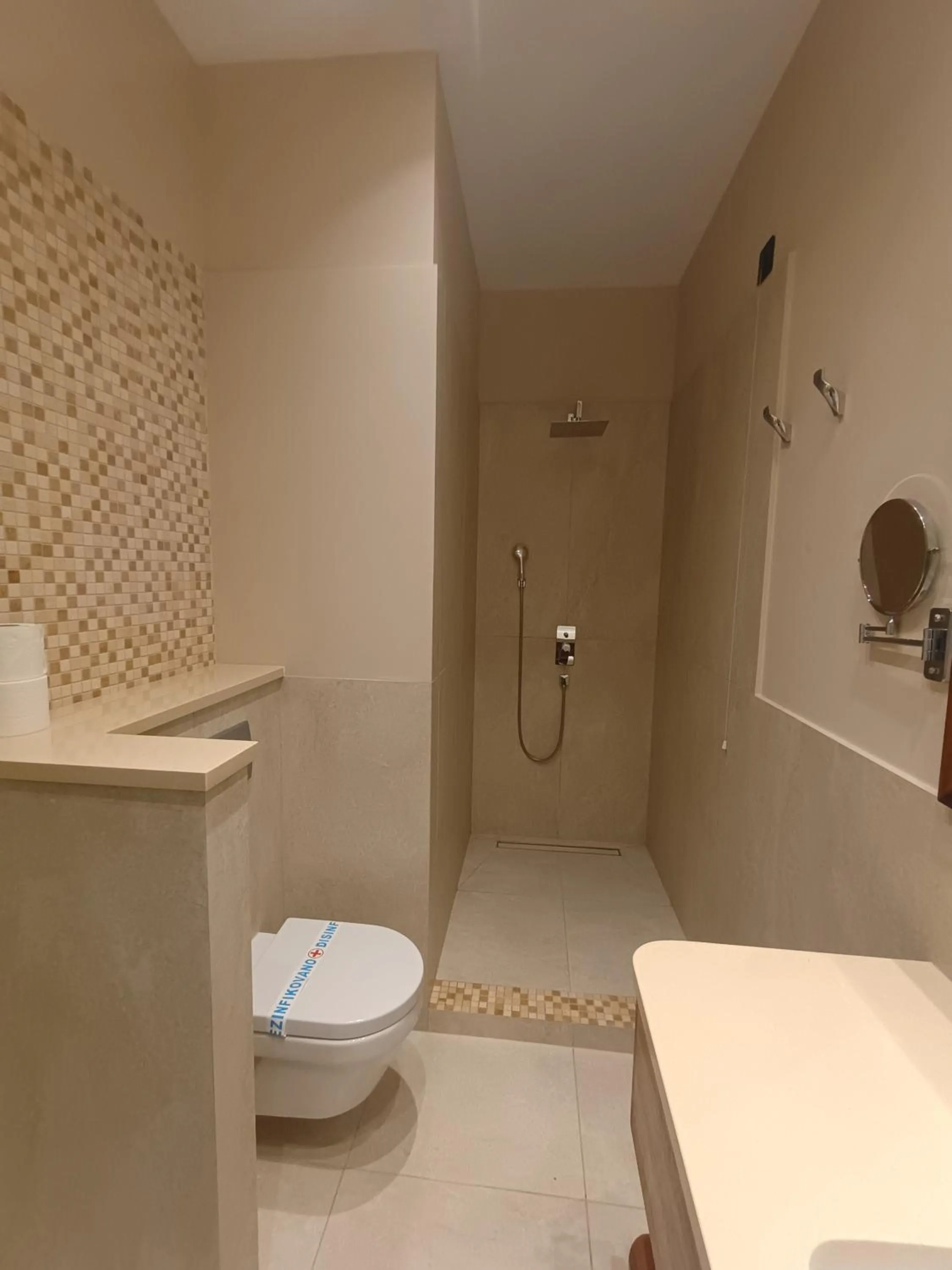 Shower in Emilia Lux Rooms