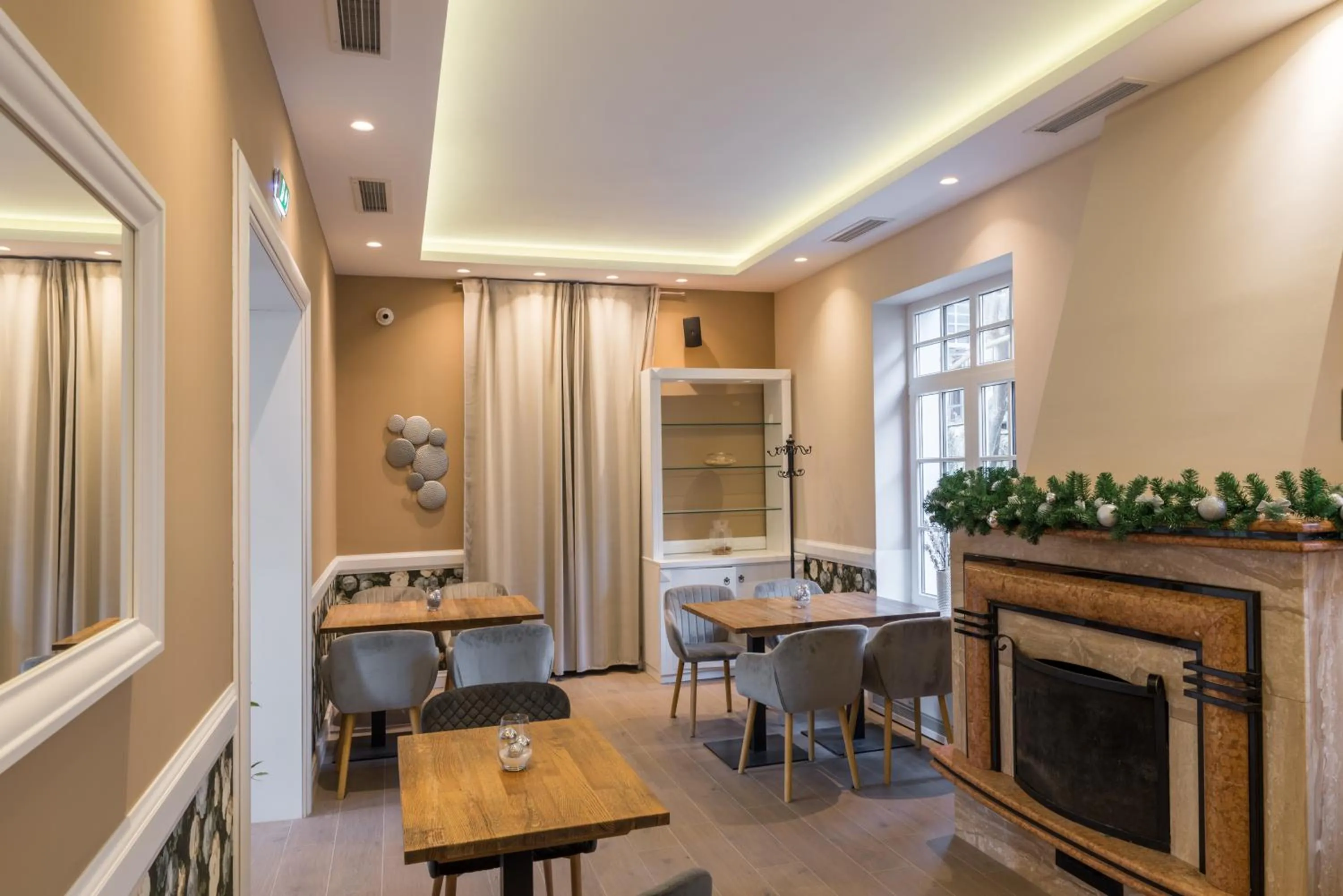 flat iron in Emilia Lux Rooms