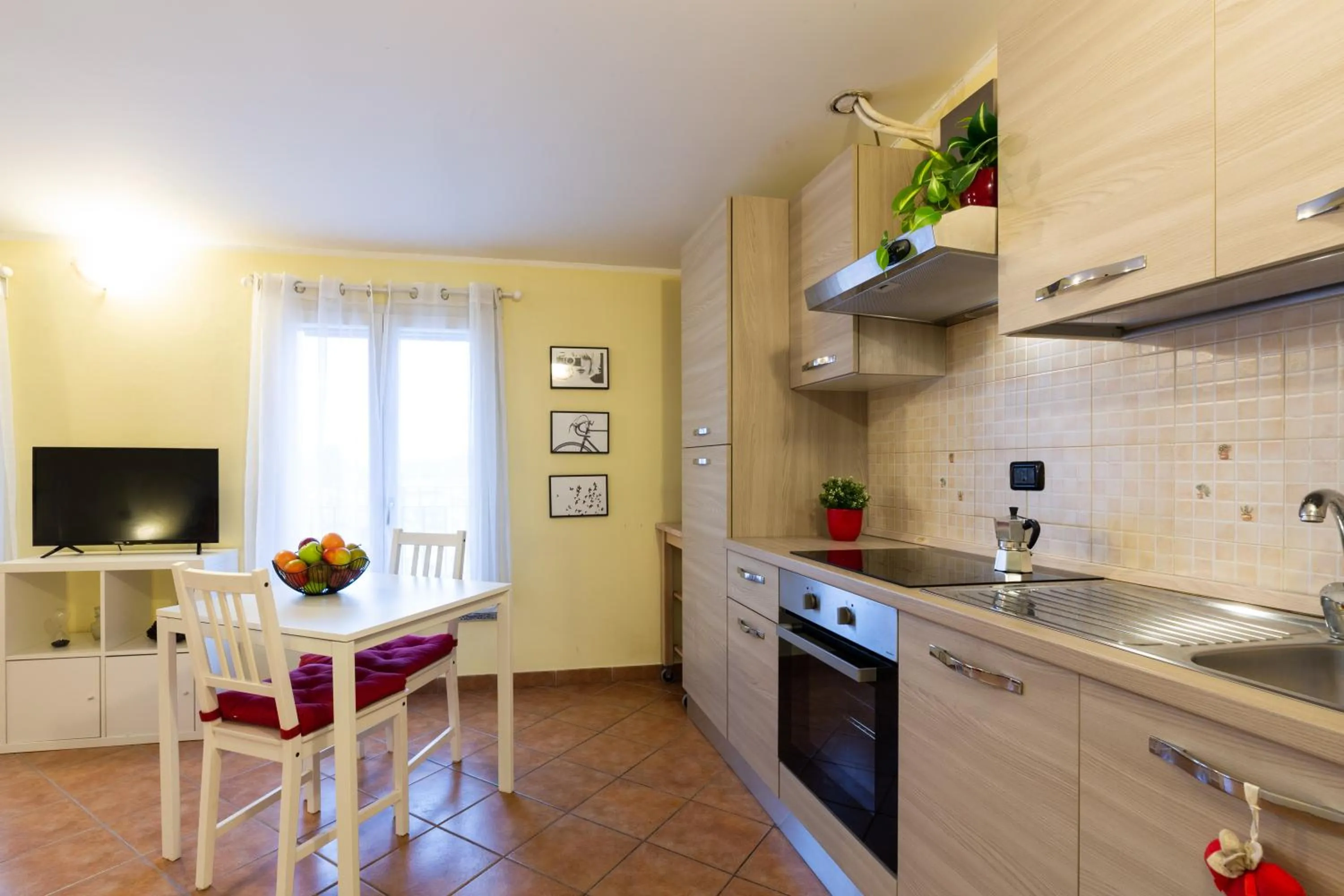 TV and multimedia in Gorla Skyline - Top Floor Apartment