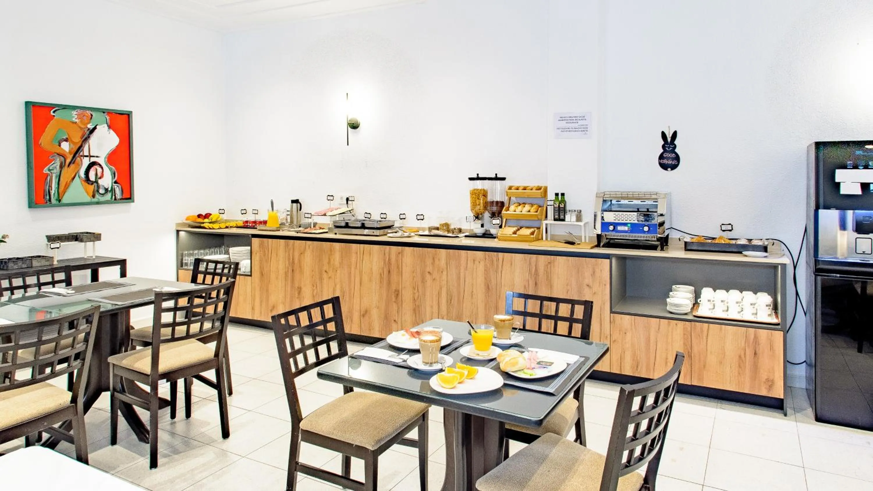 Restaurant/places to eat in Hotel Eden Mar