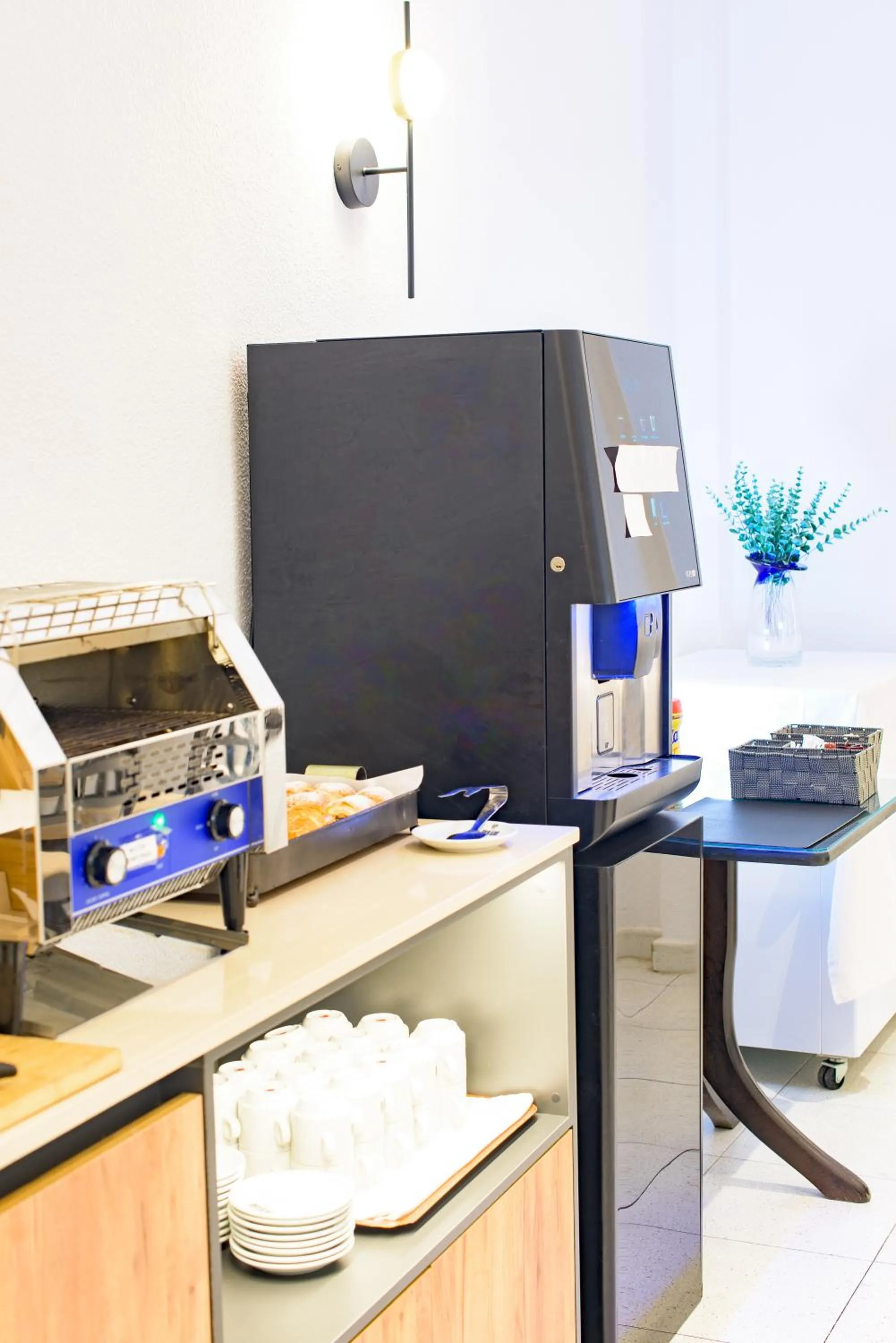 Restaurant/places to eat in Hotel Eden Mar