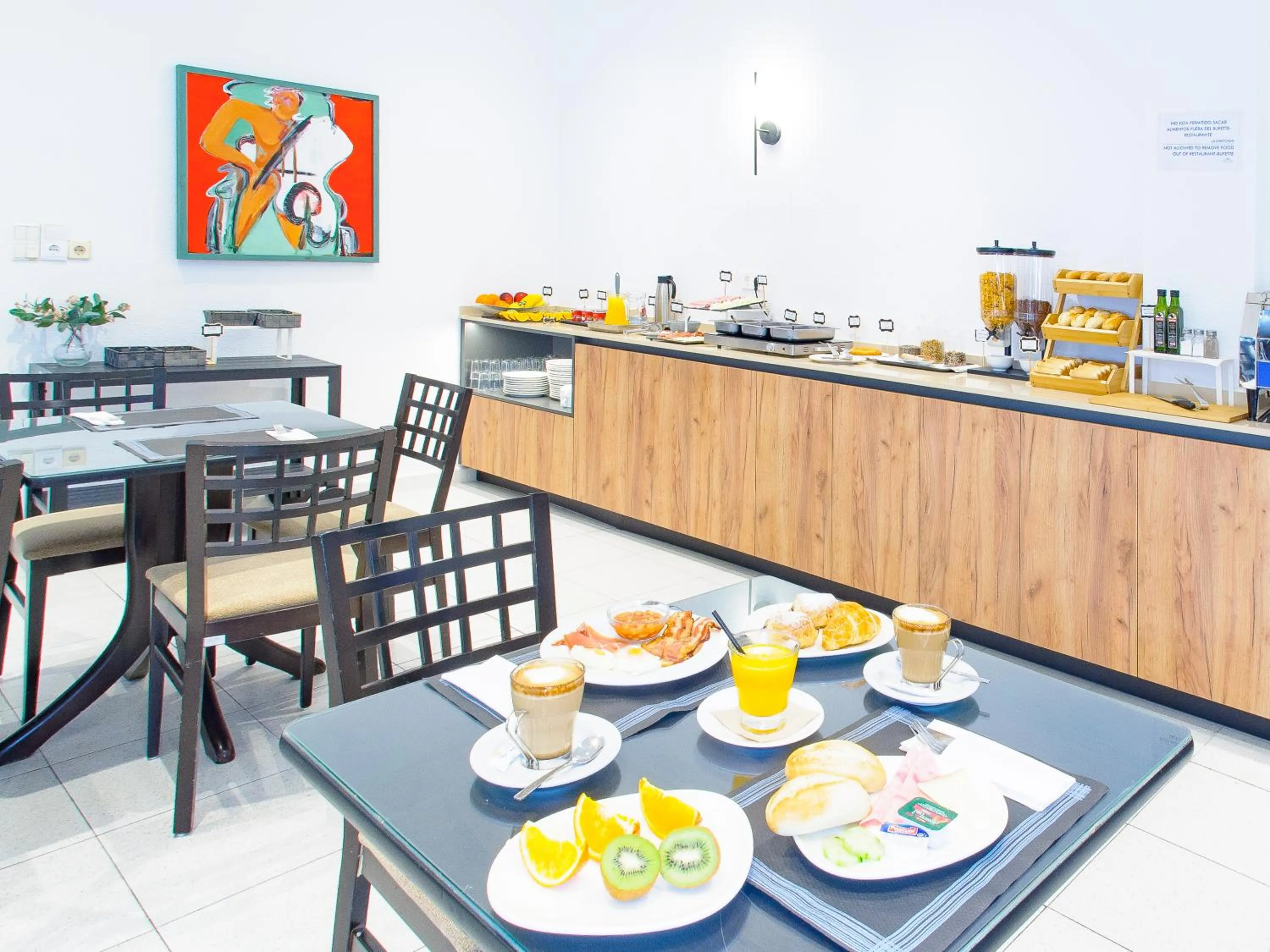 Restaurant/places to eat in Hotel Eden Mar