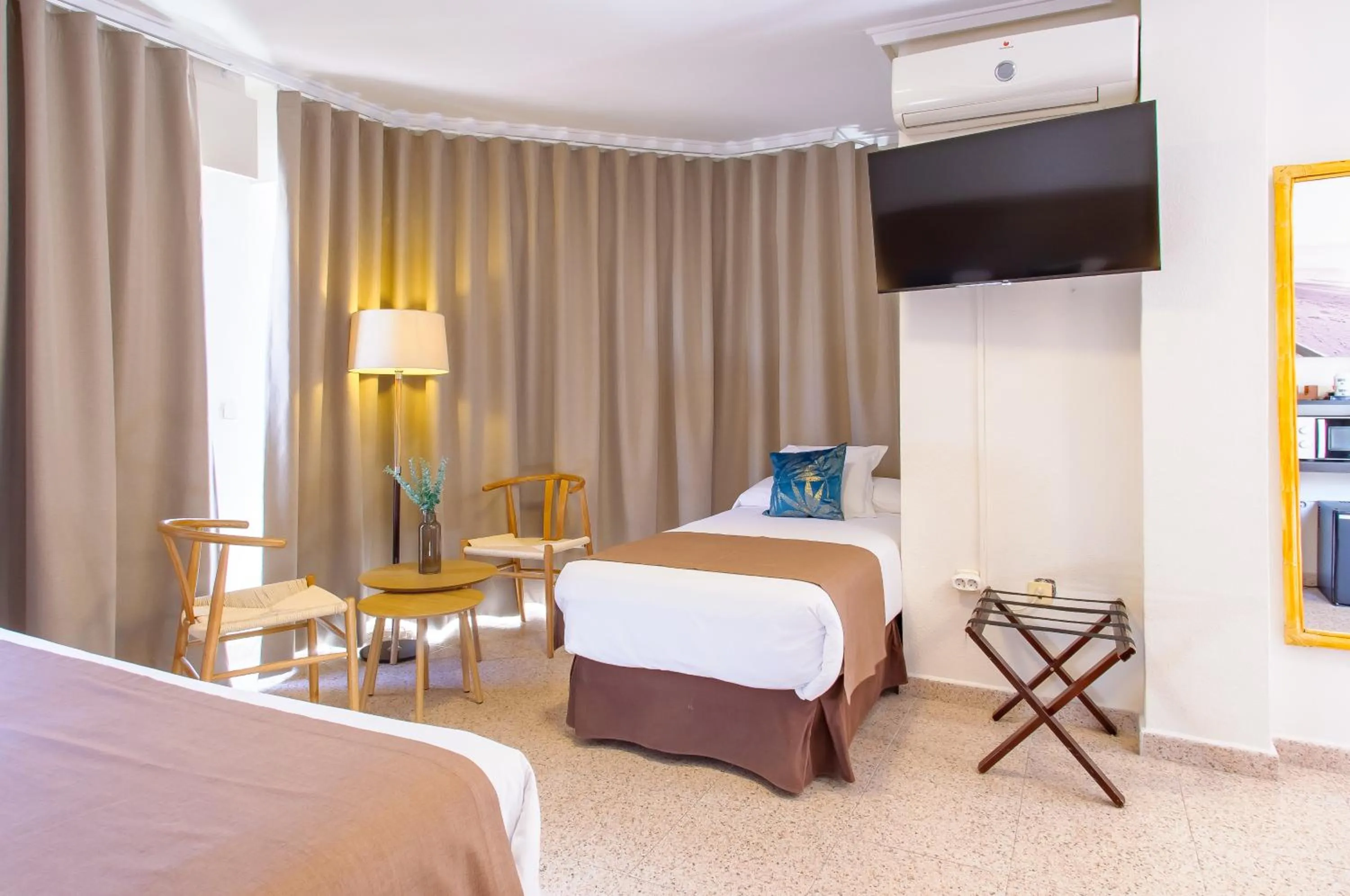 Bed in Hotel Eden Mar