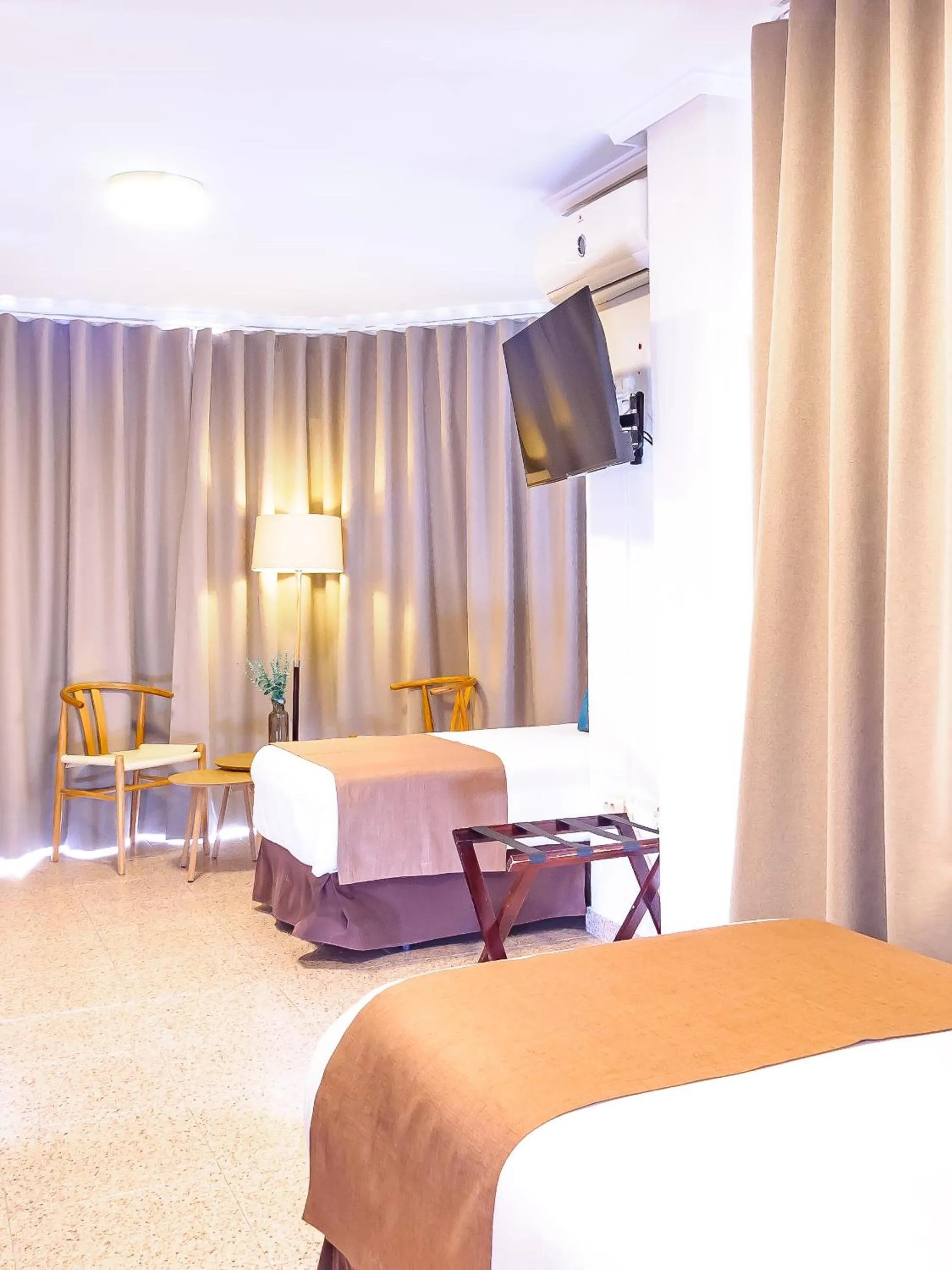 TV and multimedia, Bed in Hotel Eden Mar