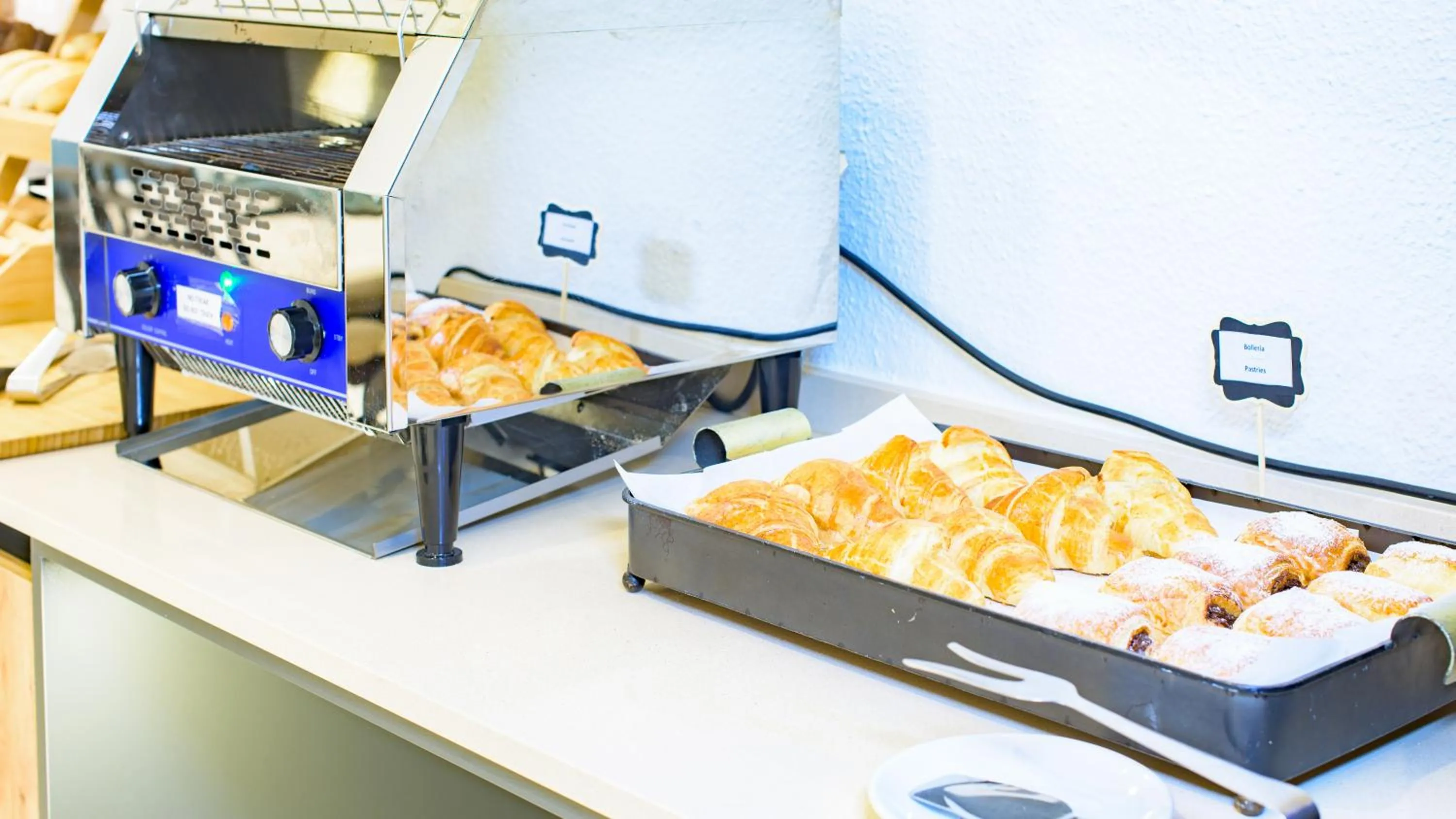 Restaurant/places to eat in Hotel Eden Mar