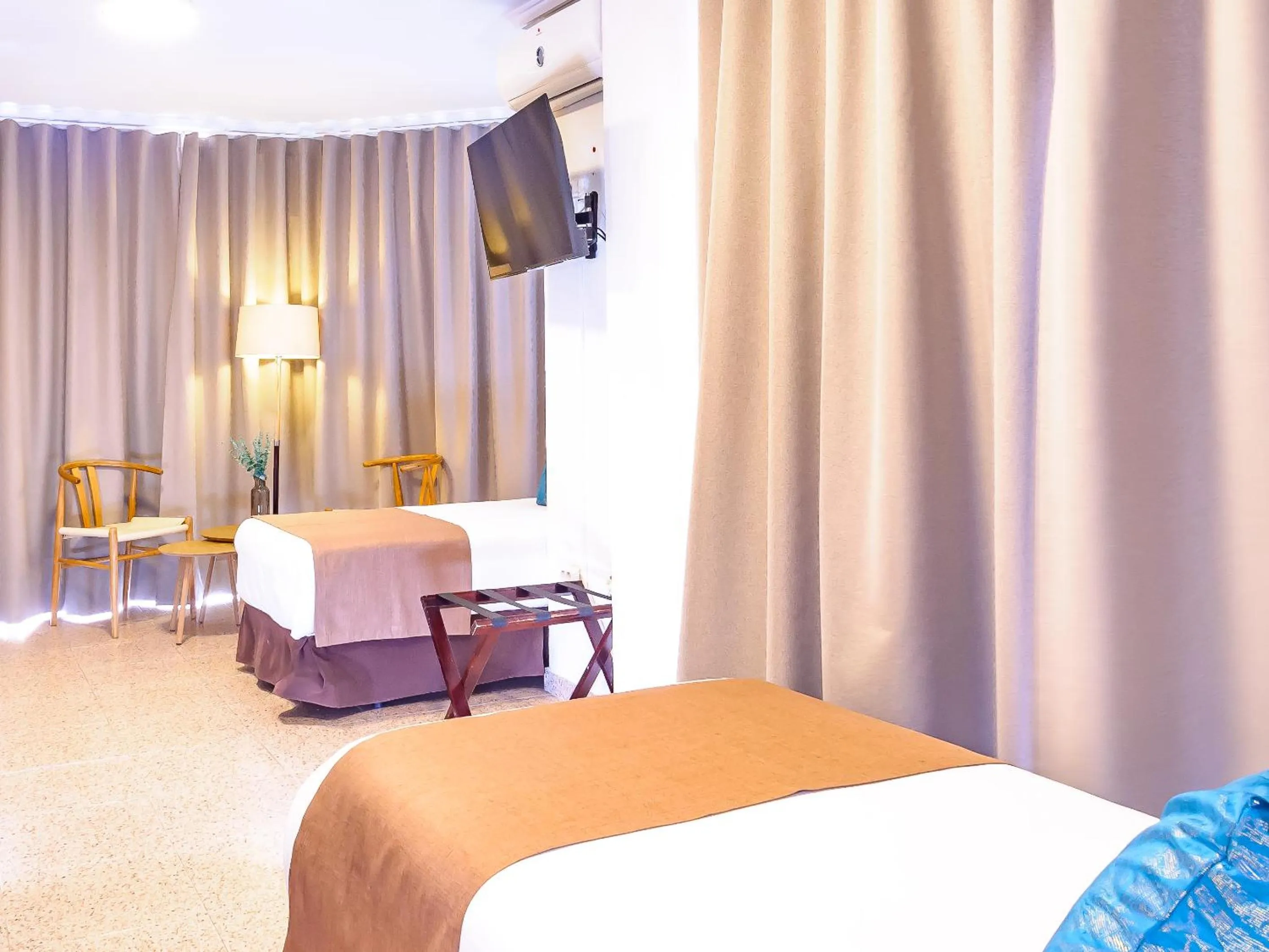 Photo of the whole room, Bed in Hotel Eden Mar