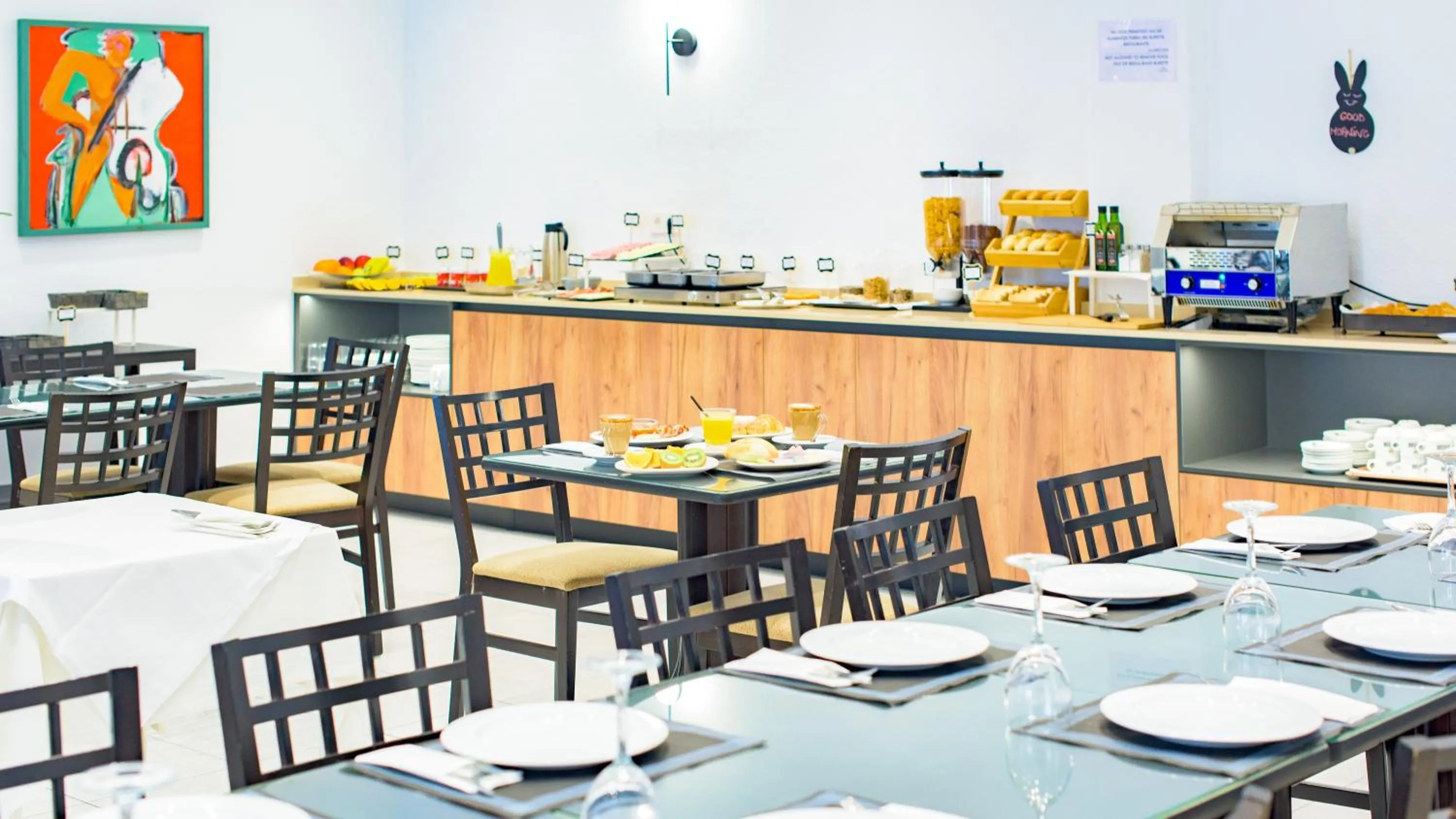 Restaurant/places to eat in Hotel Eden Mar