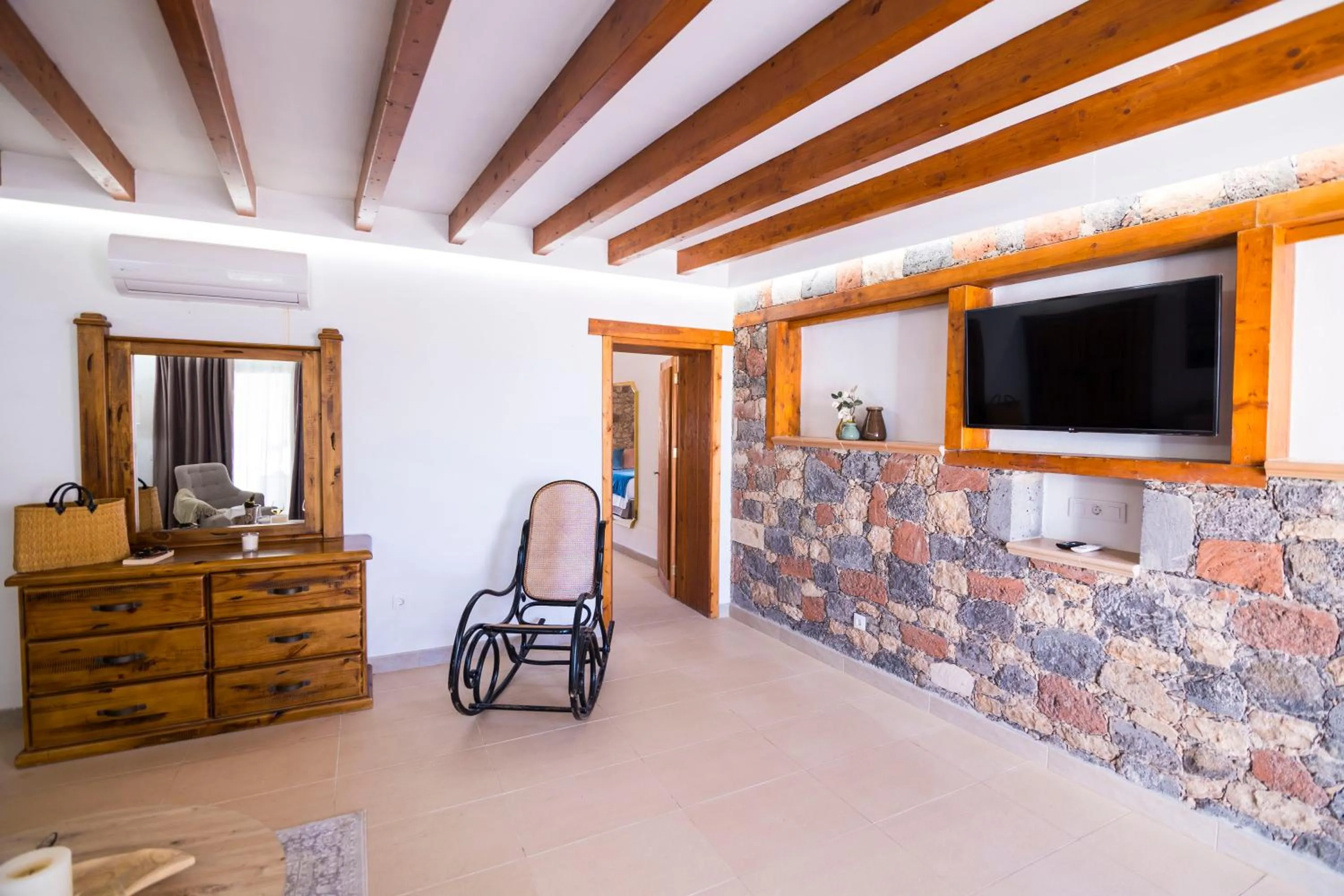 TV and multimedia in Hotel Rural Rosario Martin