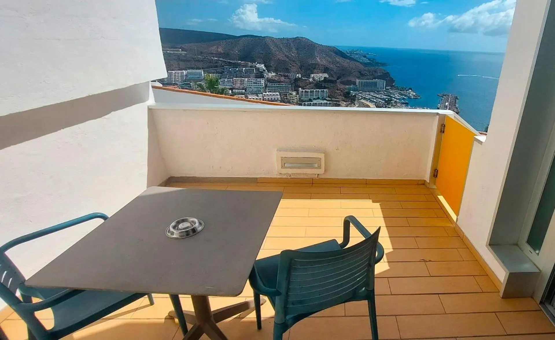 Photo of the whole room in Servatur Riosol