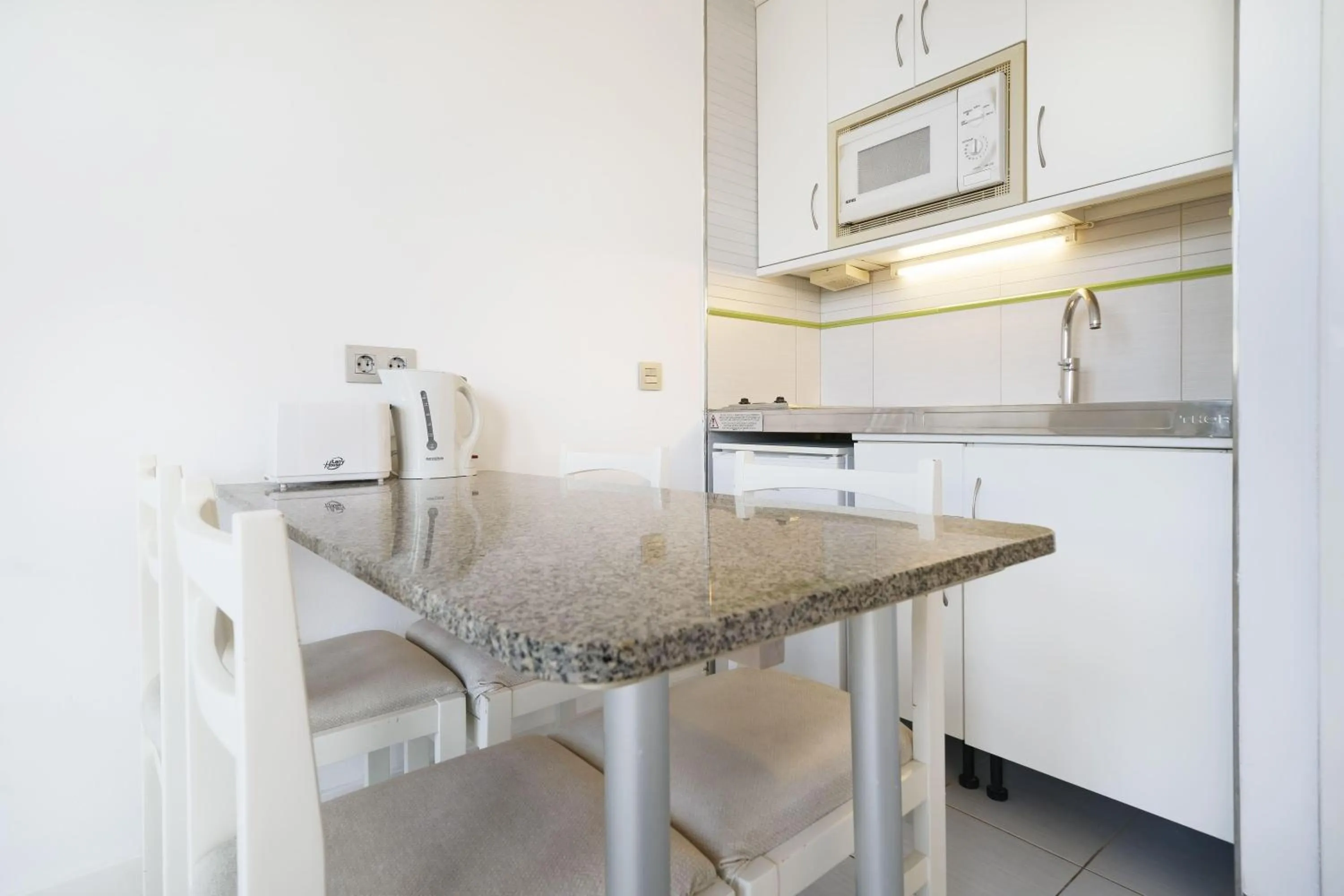 Photo of the whole room in Servatur Riosol