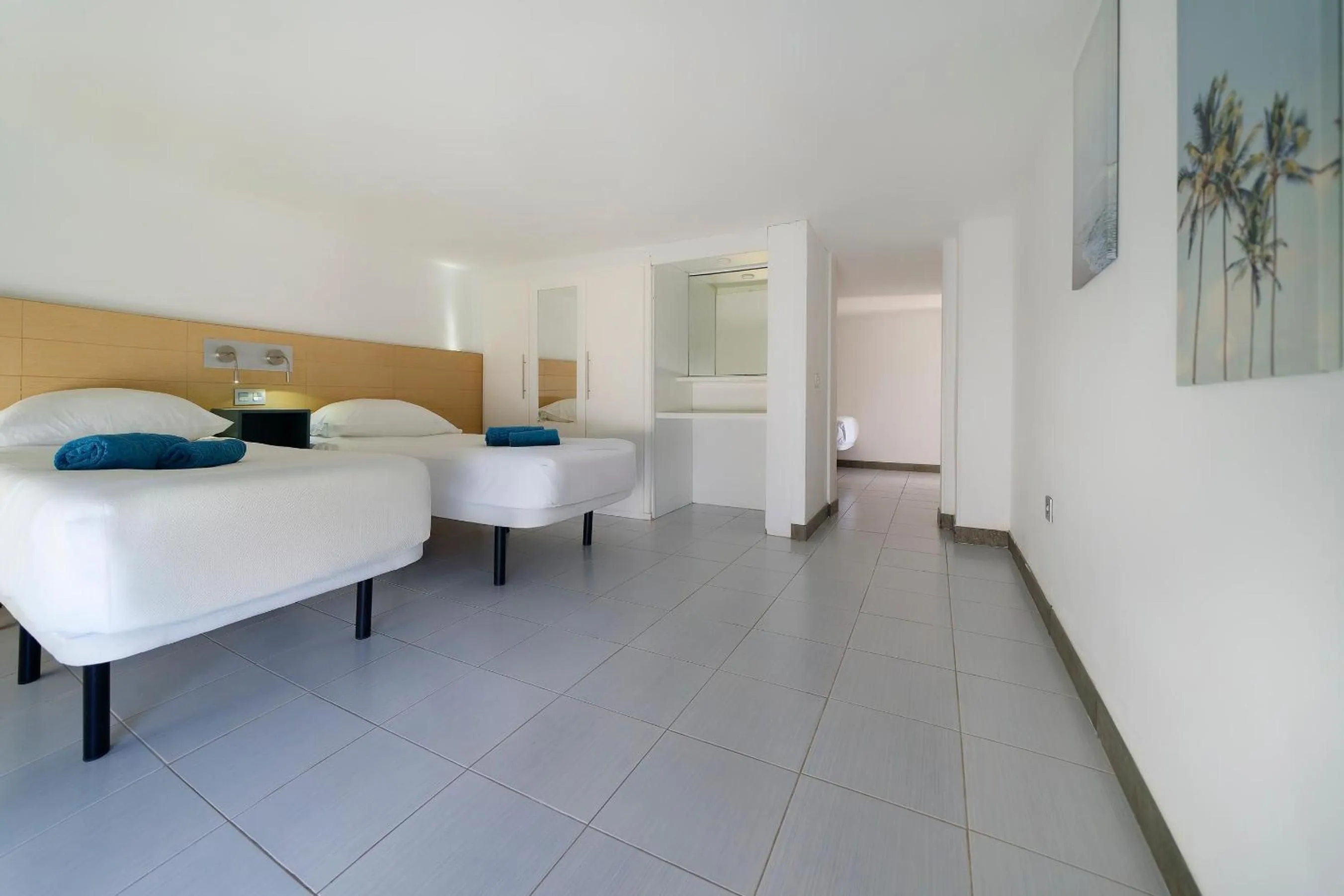 Photo of the whole room in Servatur Riosol