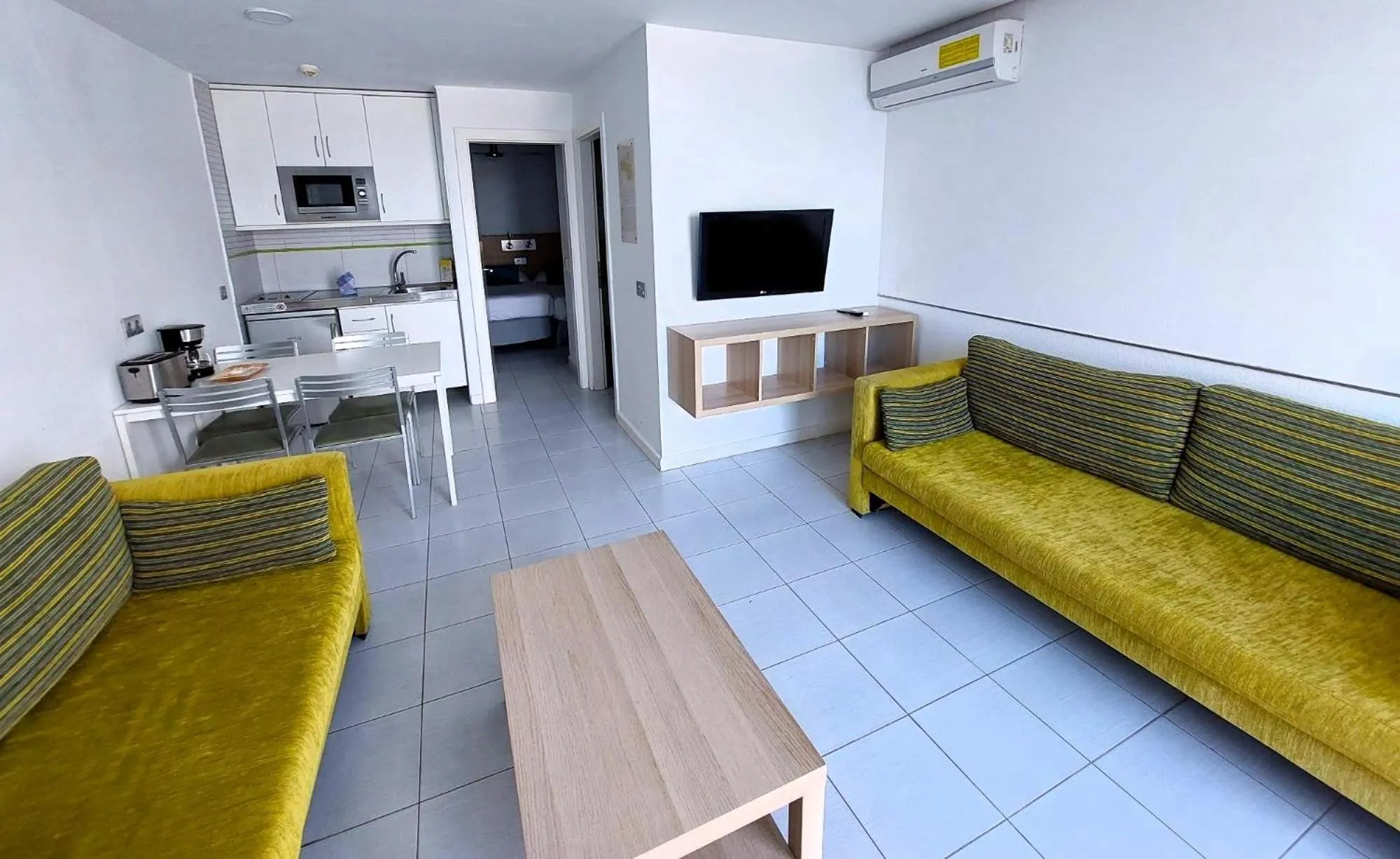 Photo of the whole room in Servatur Riosol