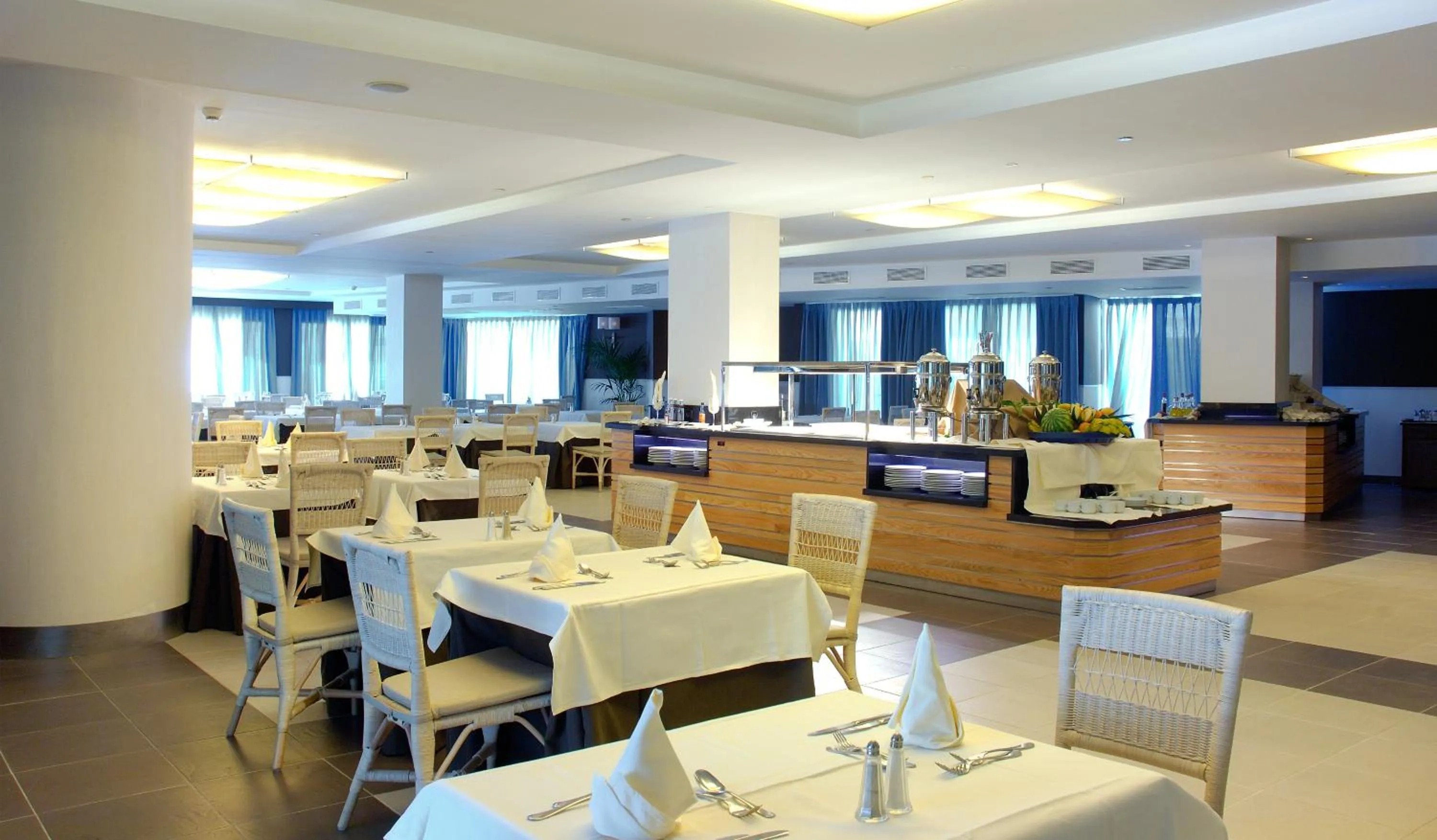 Restaurant/places to eat in Hotel Tenerife Golf & Seaview