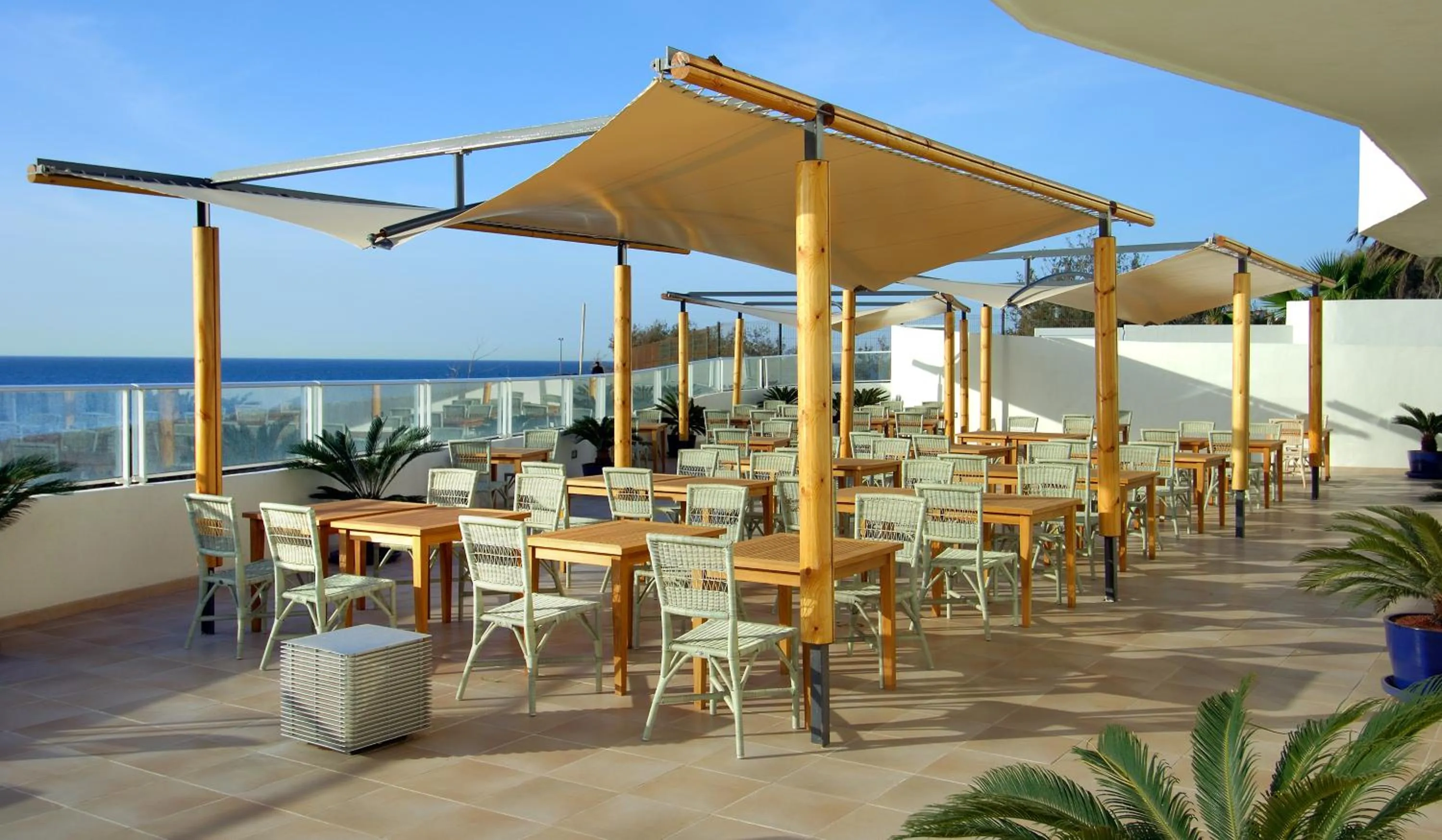 Restaurant/places to eat in Hotel Tenerife Golf & Seaview