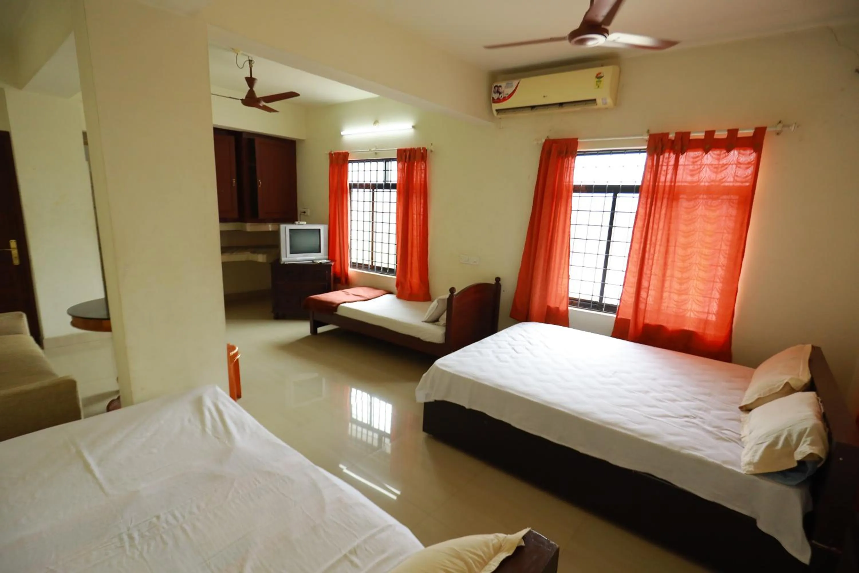Bed in Arackal Tourist Home