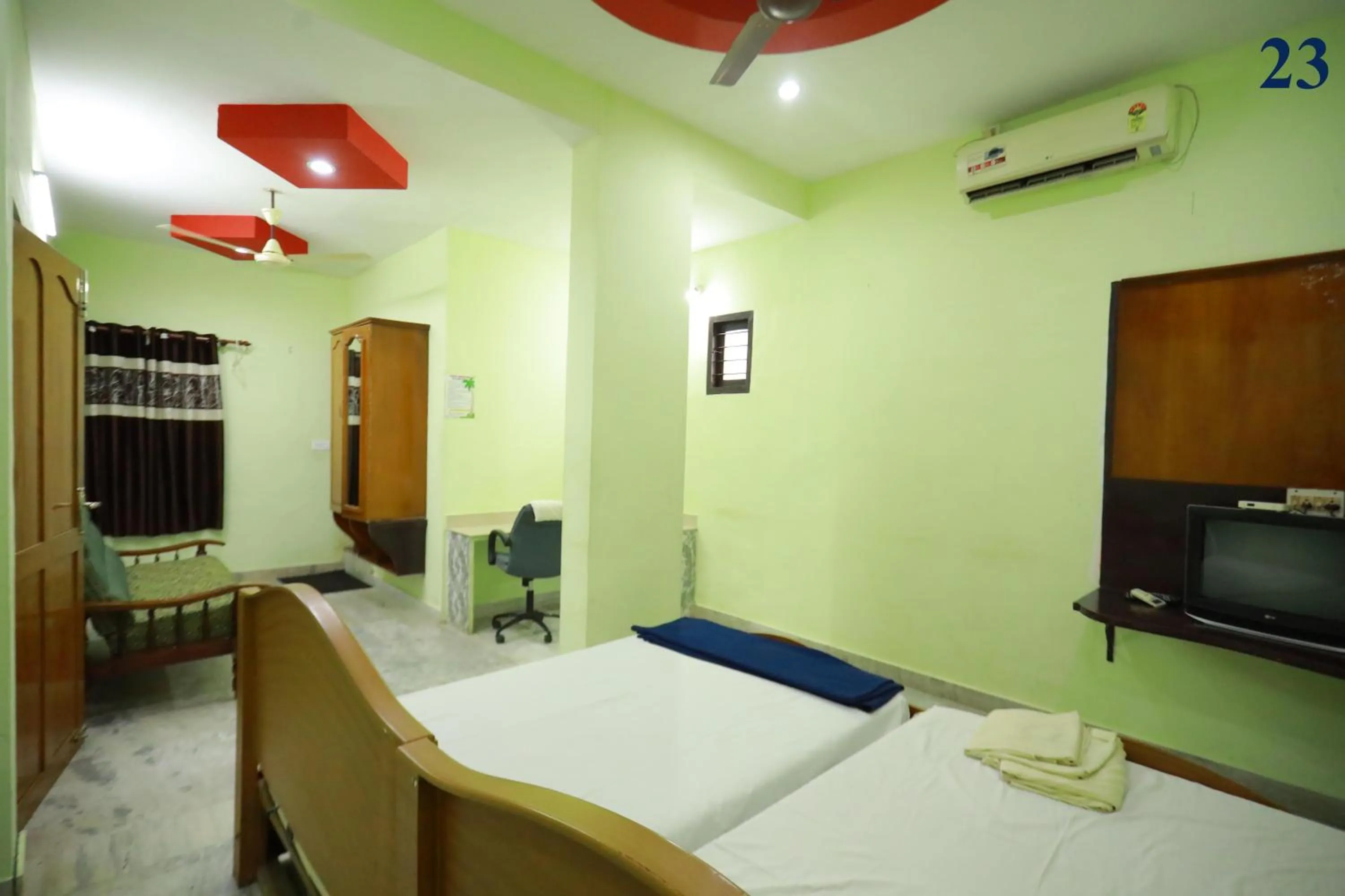Photo of the whole room, Bed in Arackal Tourist Home