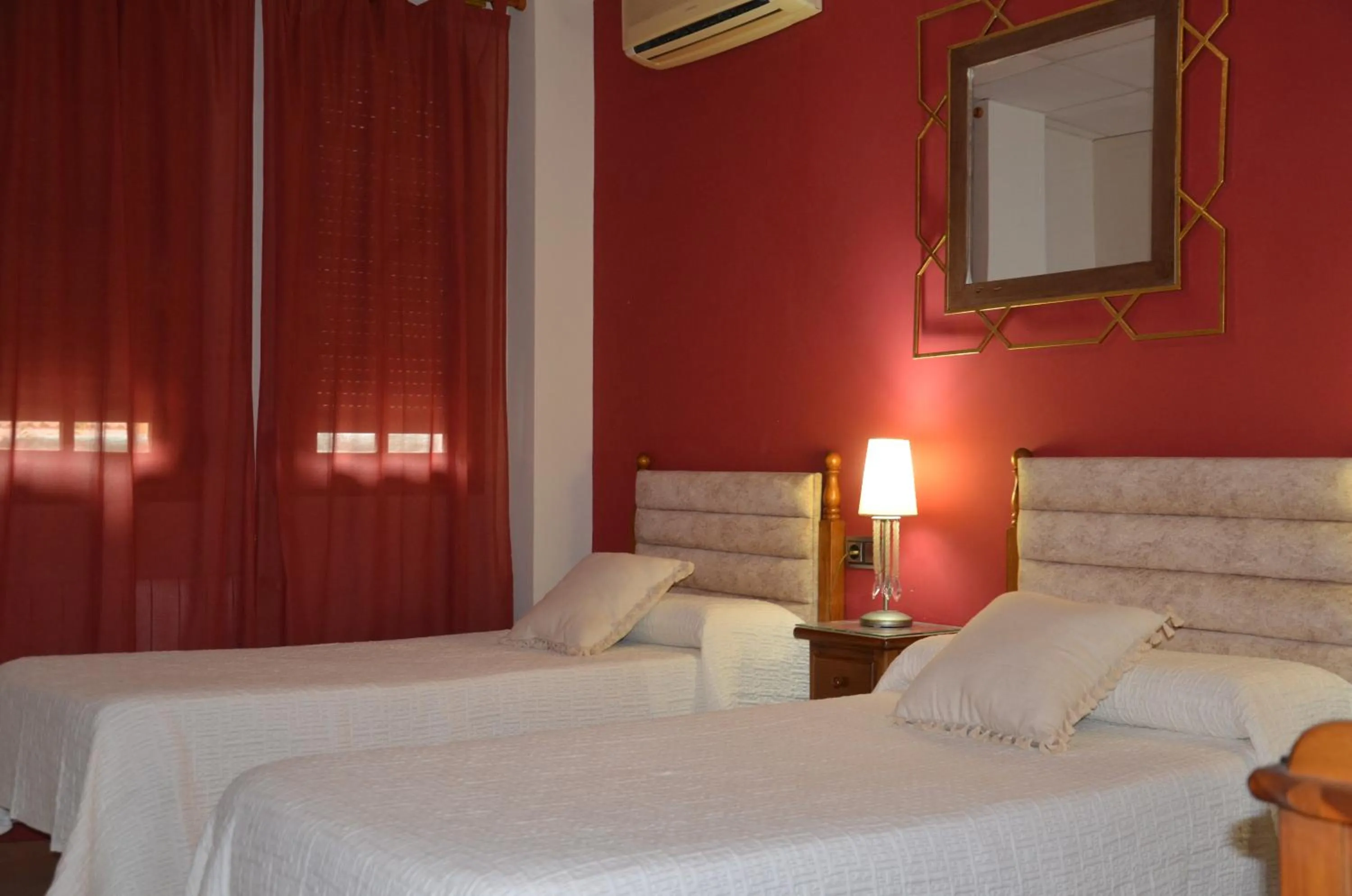 Bed in Hostal Mont Royal