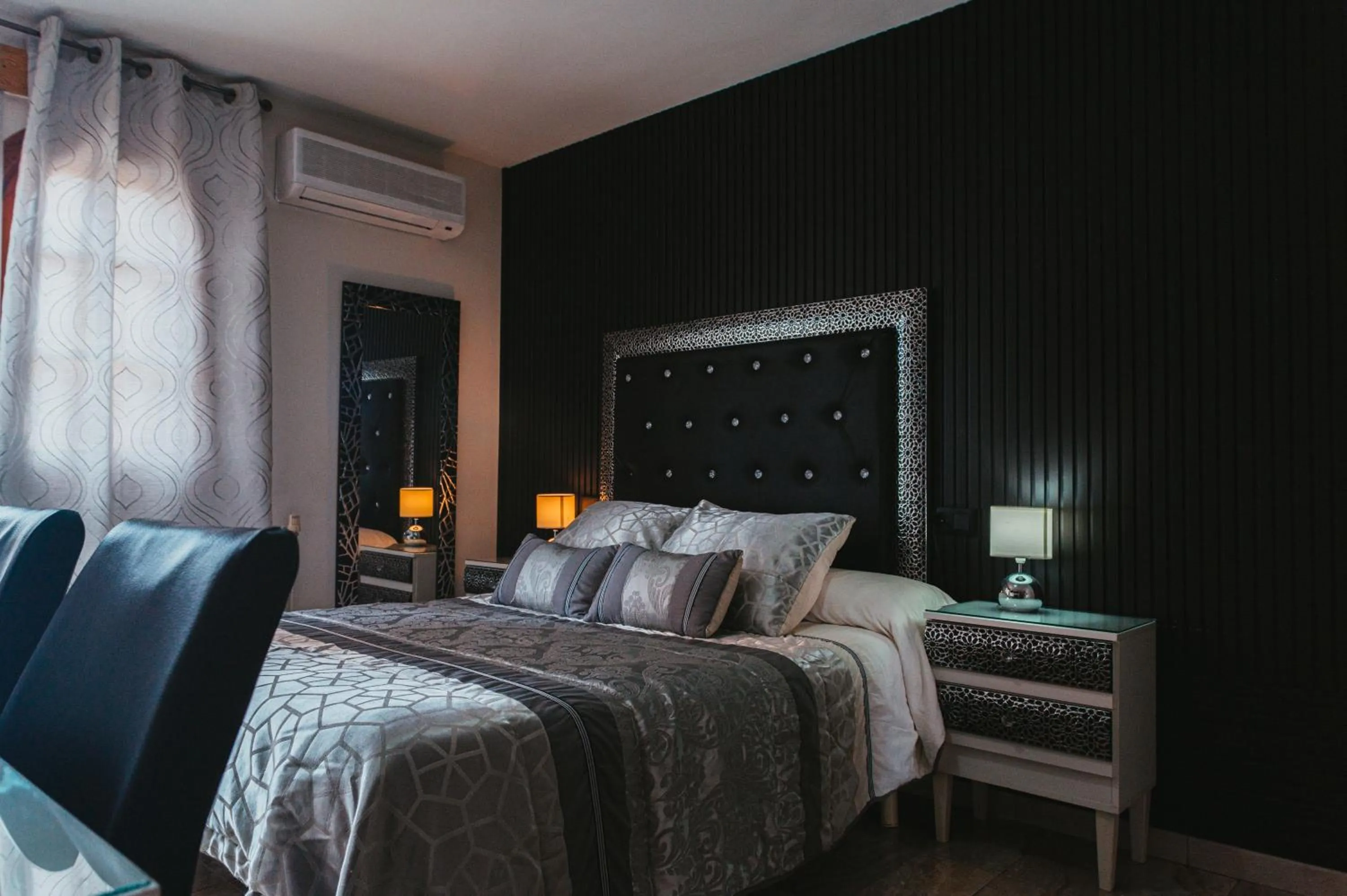 Bed in Hostal Mont Royal