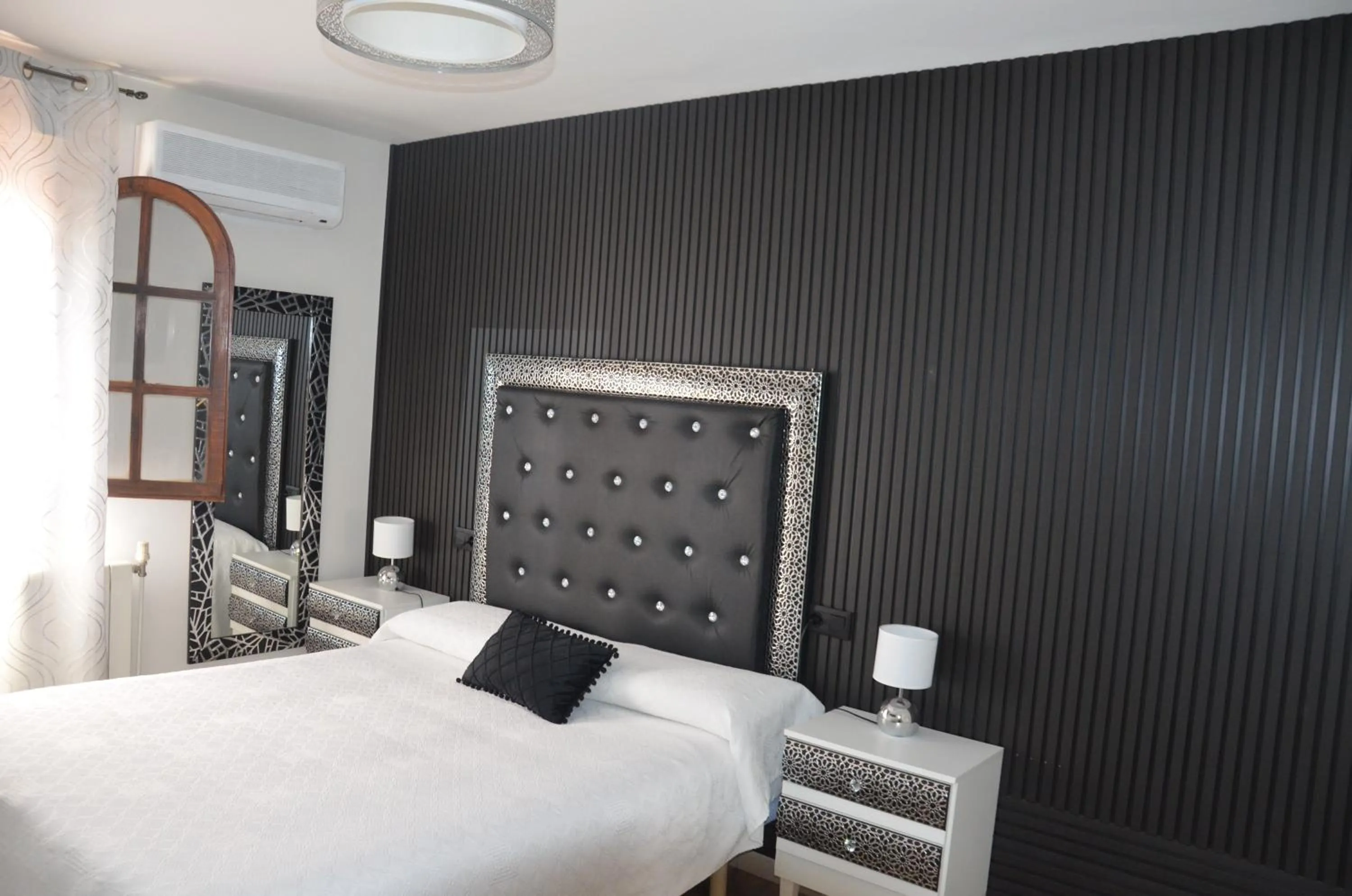 Bed in Hostal Mont Royal