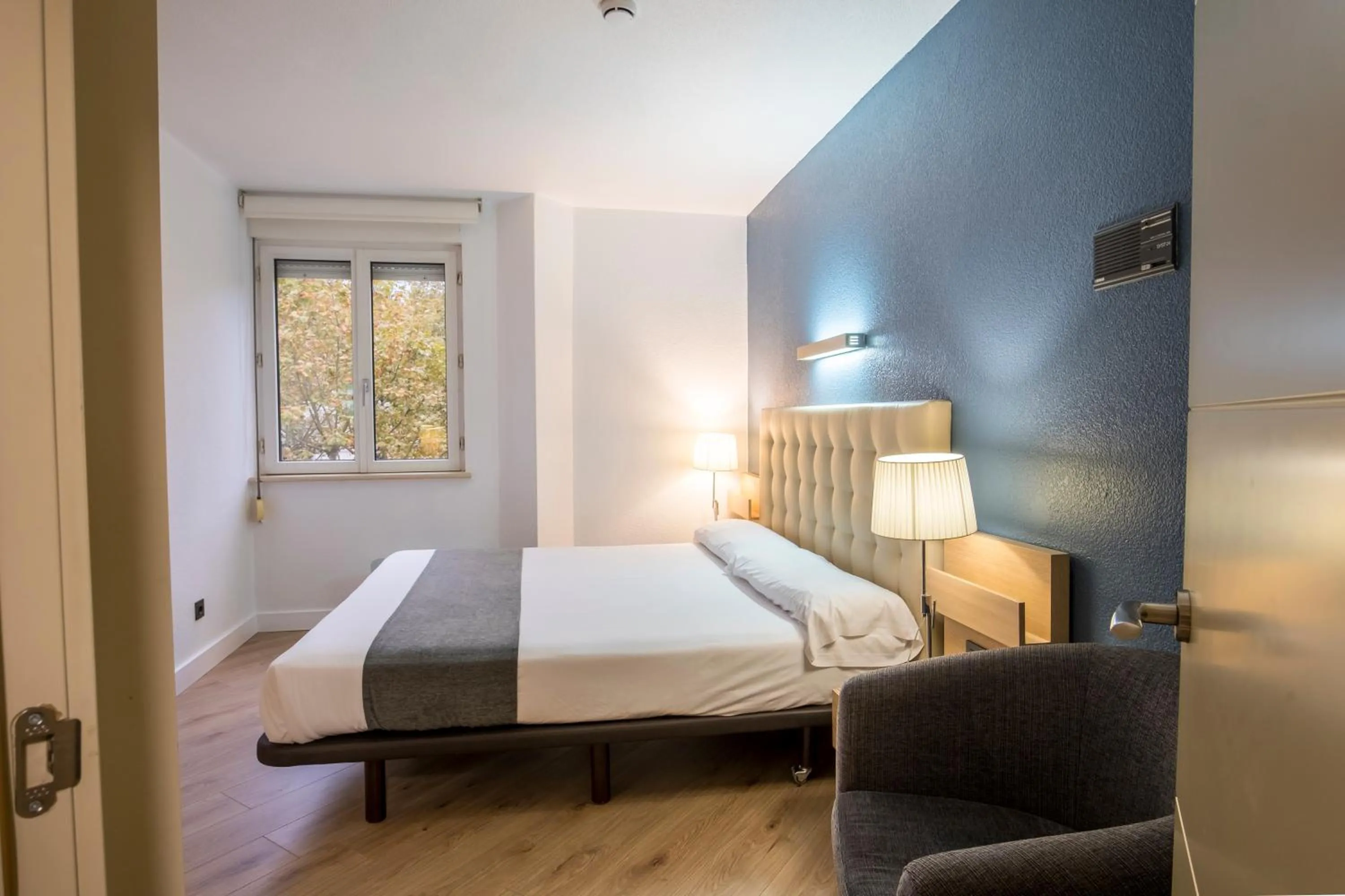 Bedroom, Bed in Alda Don Carlos