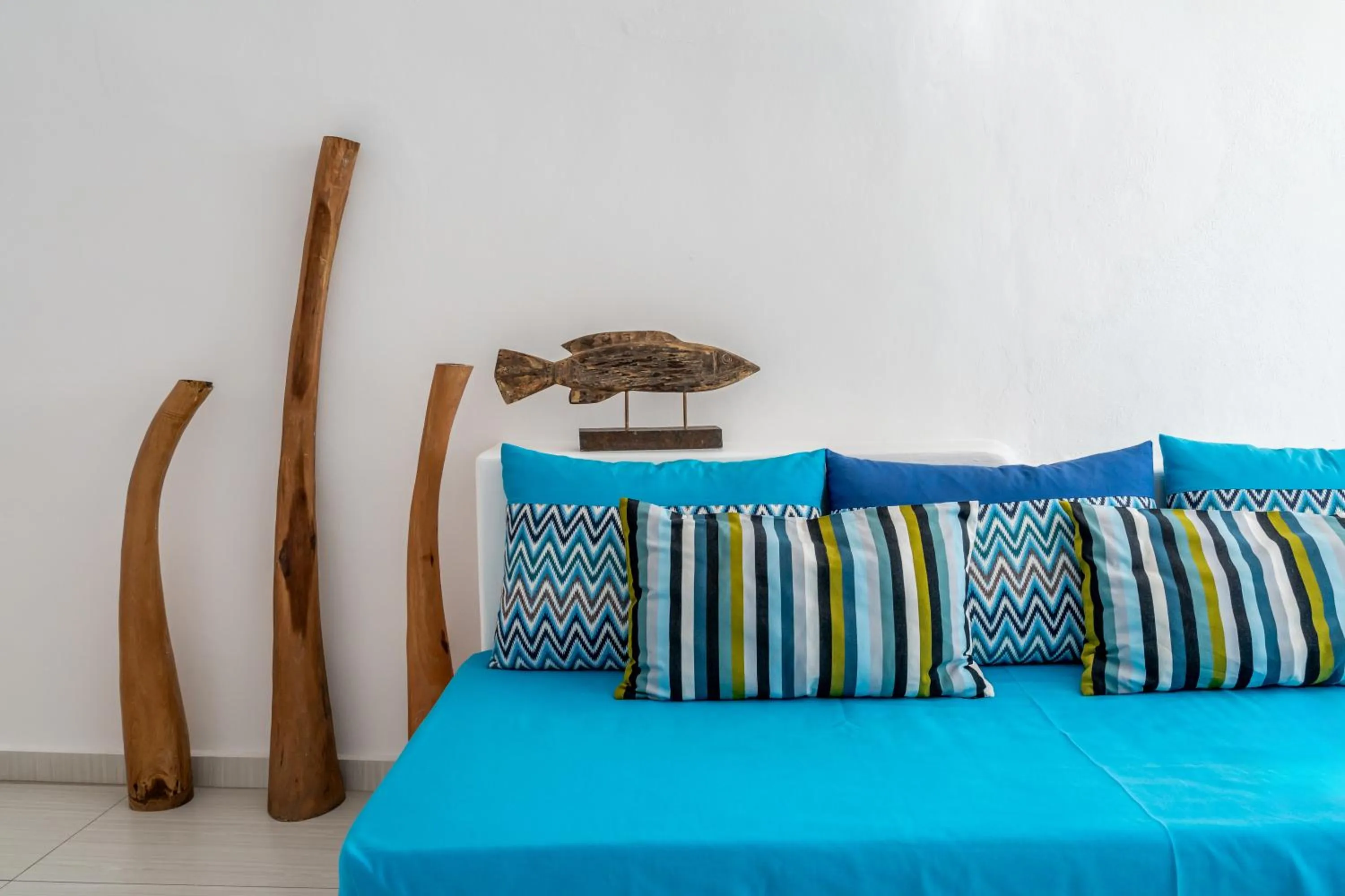 Living room, Bed in Vogue Suites