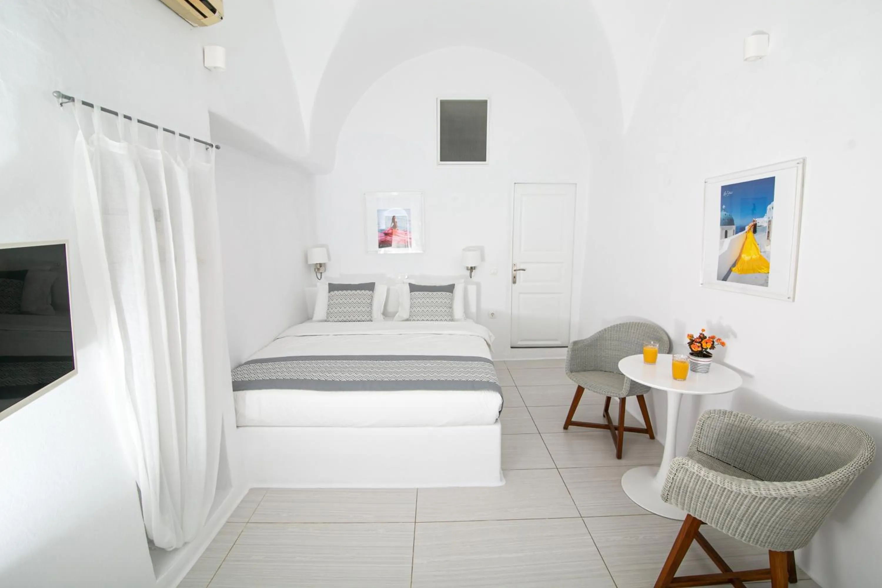 Bedroom, Bed in Vogue Suites