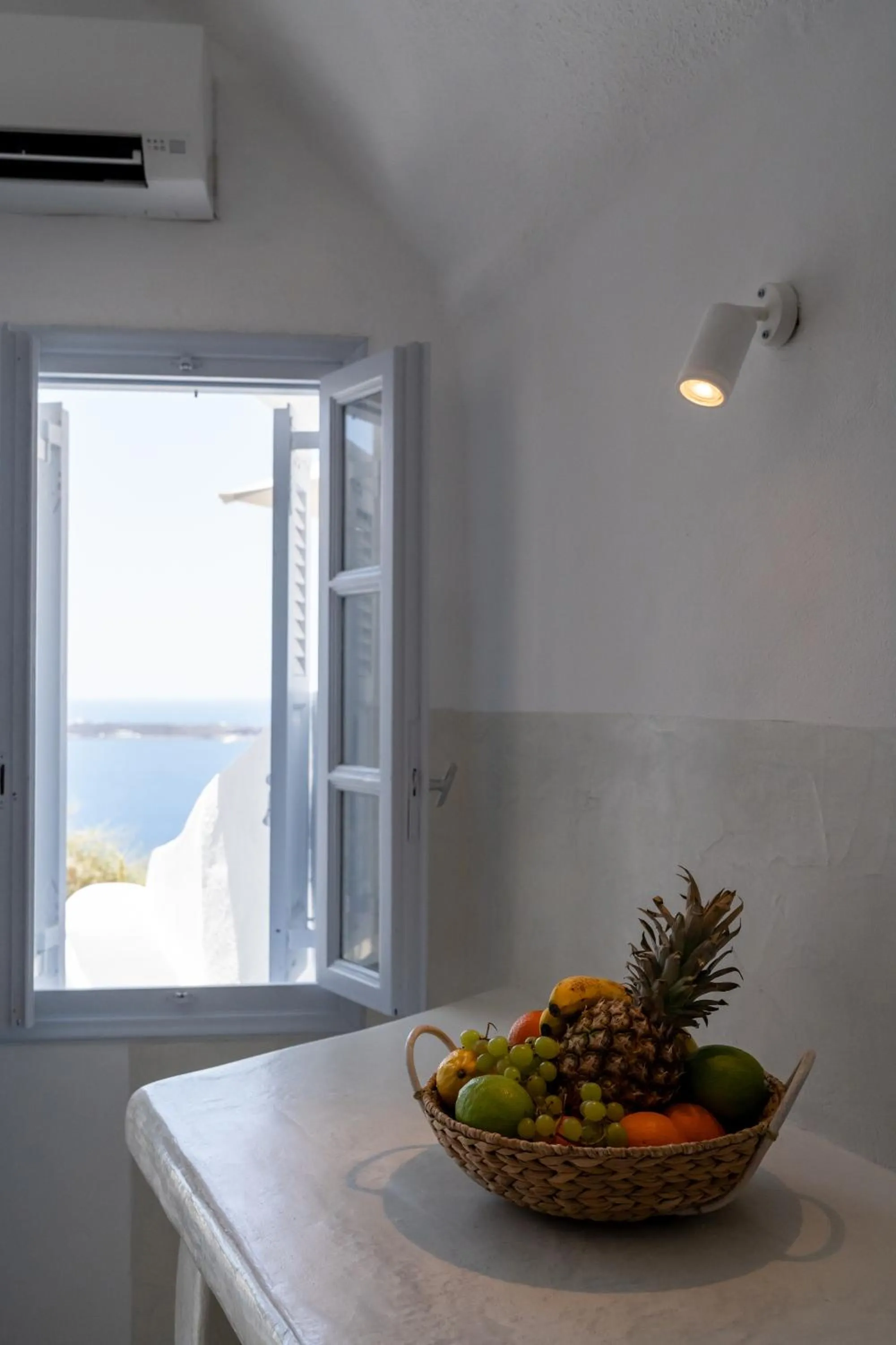 Decorative detail in Vogue Suites