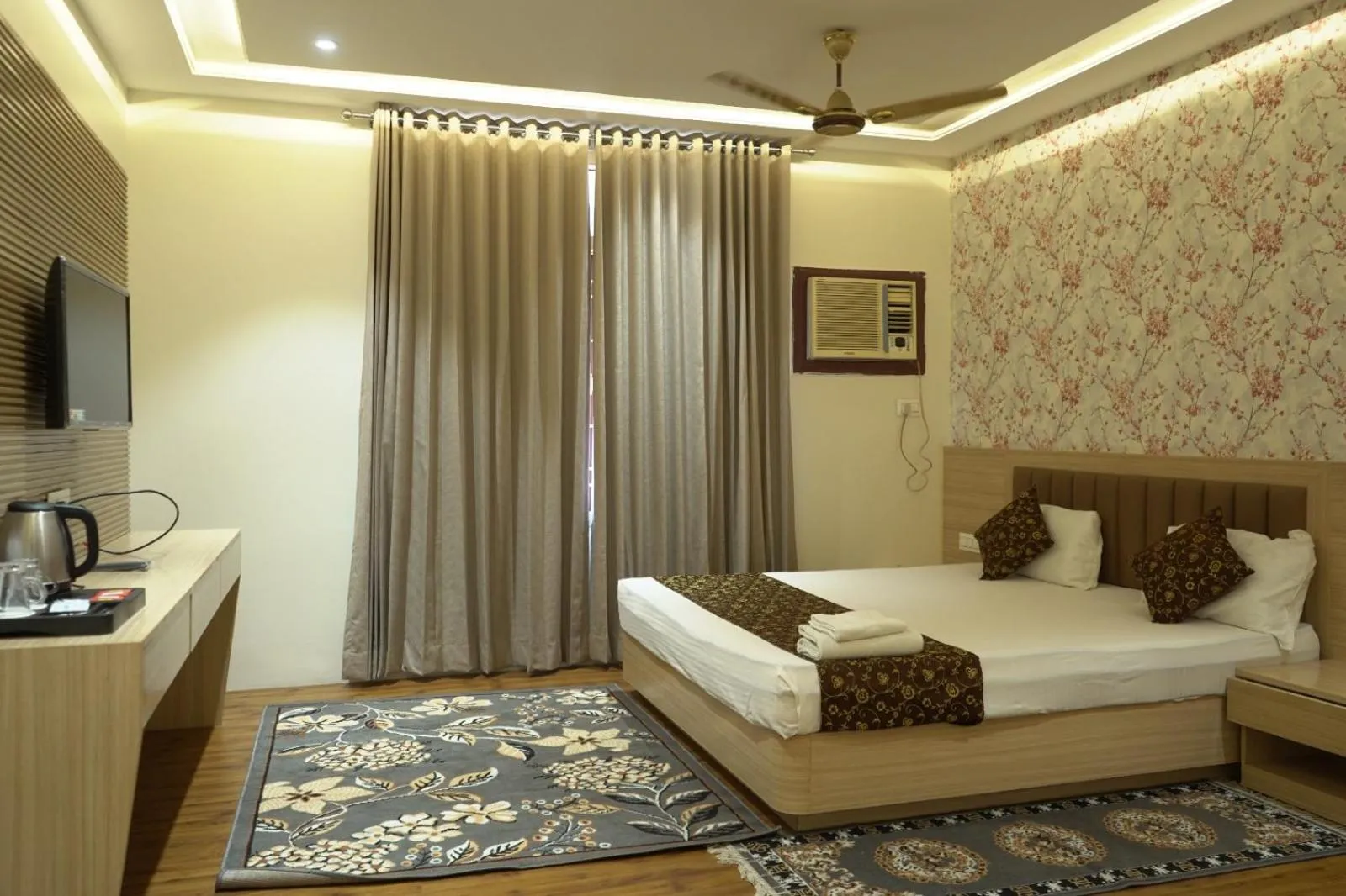 Bed in Hotel Tourist Inn By Sagar