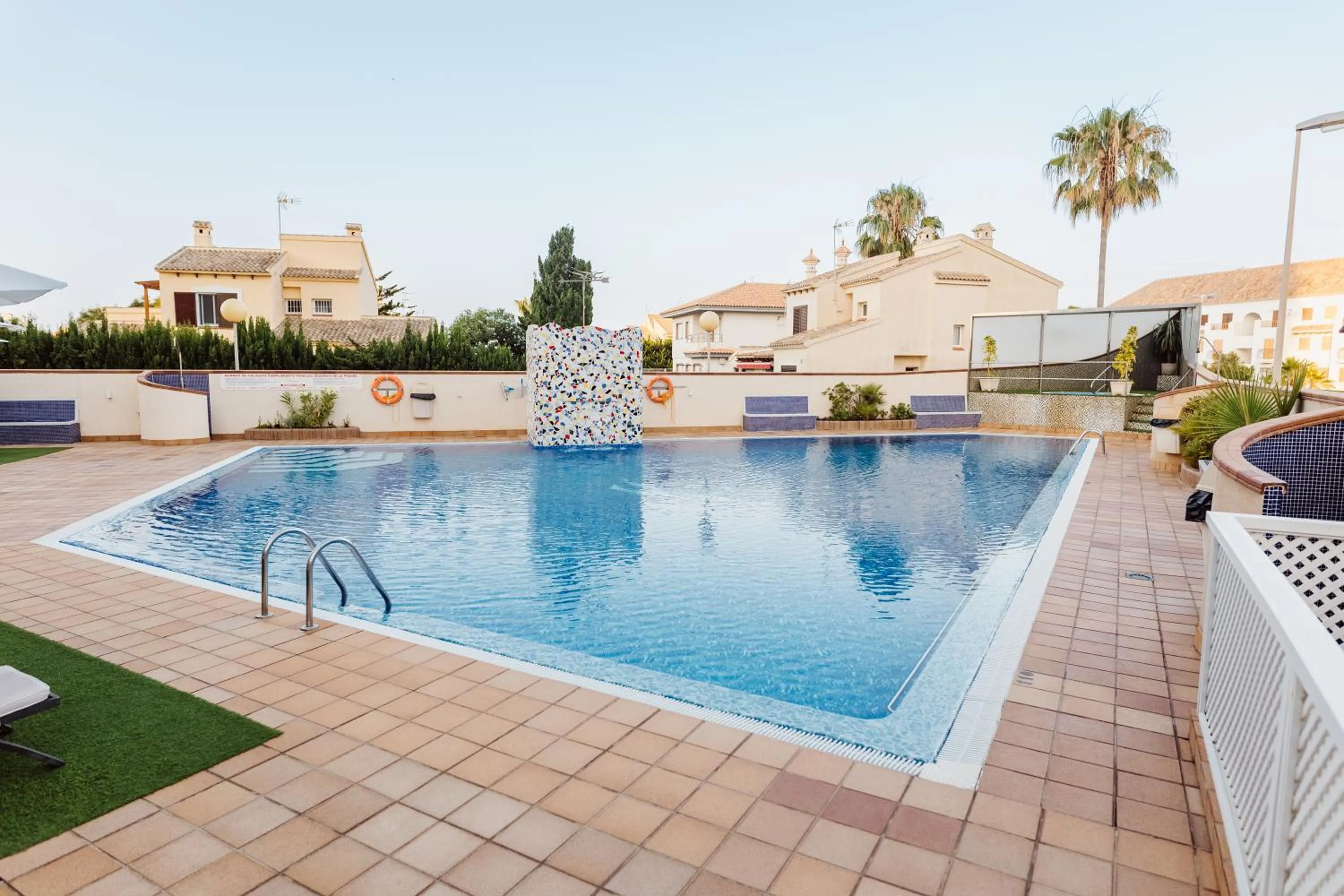 Swimming pool in Hotel Las Gaviotas