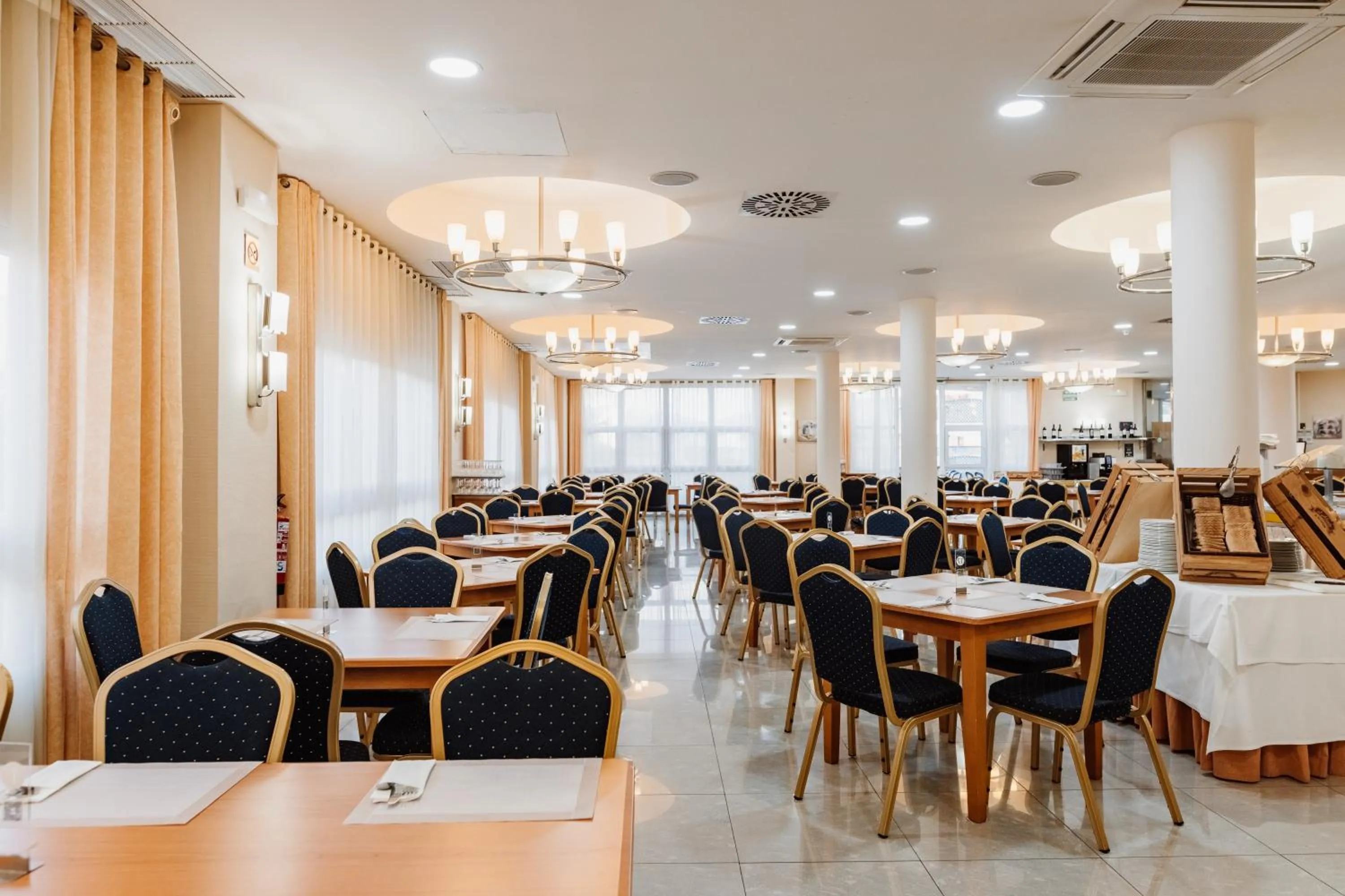 Restaurant/places to eat in Hotel Las Gaviotas