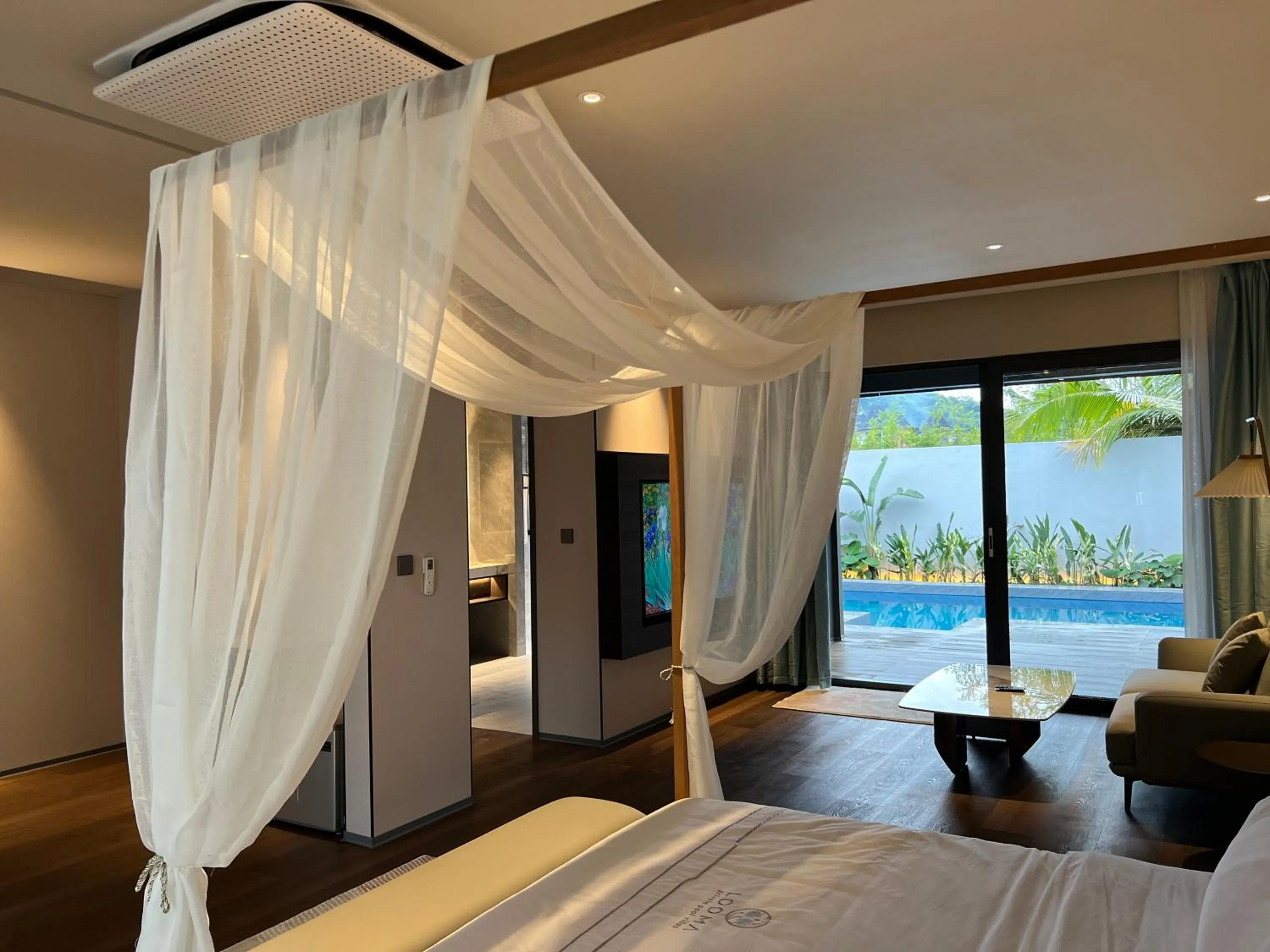 Bed in Looma Private Pool Villas