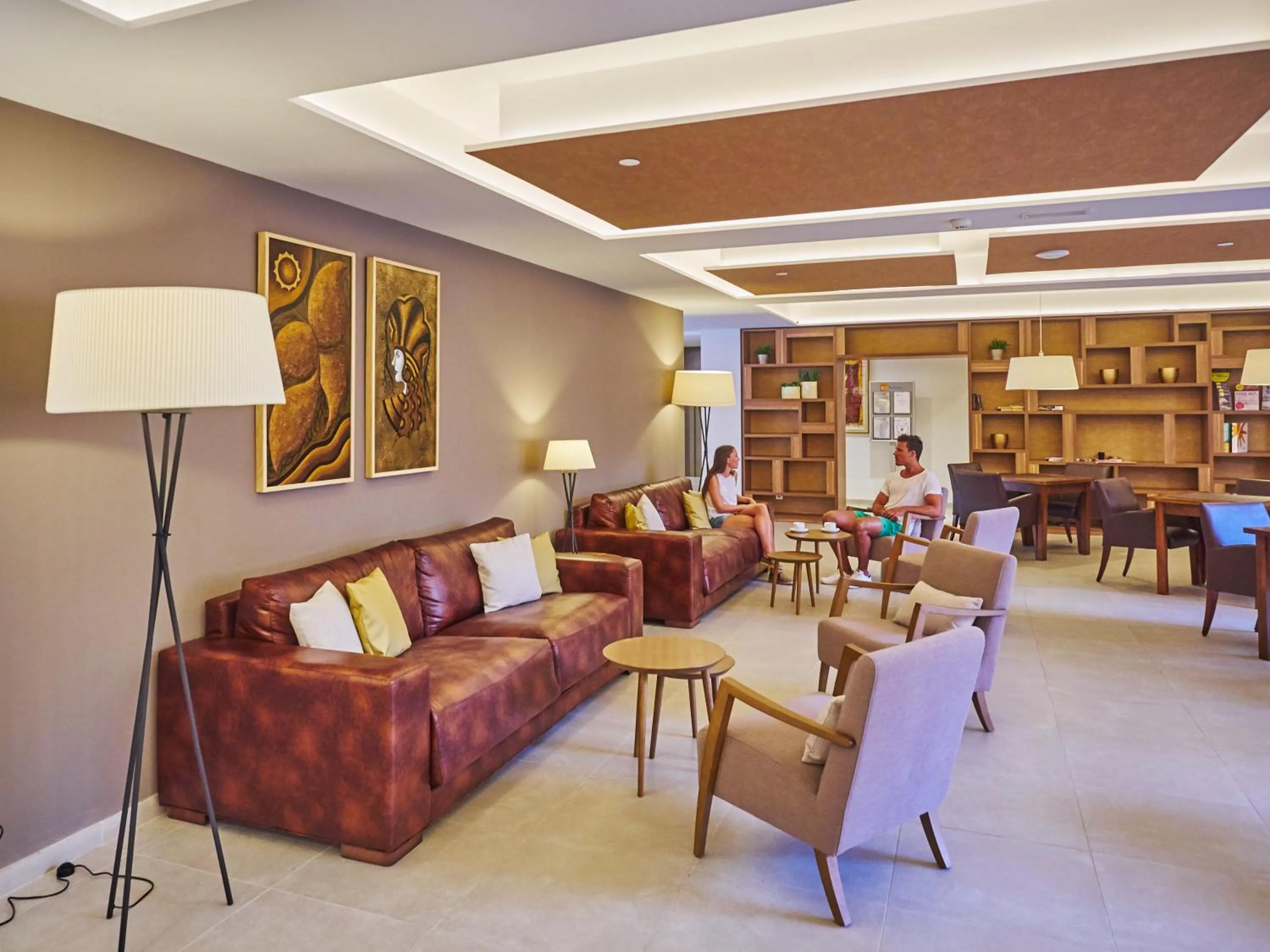 Library in BQ Bulevar Peguera- Adults Only