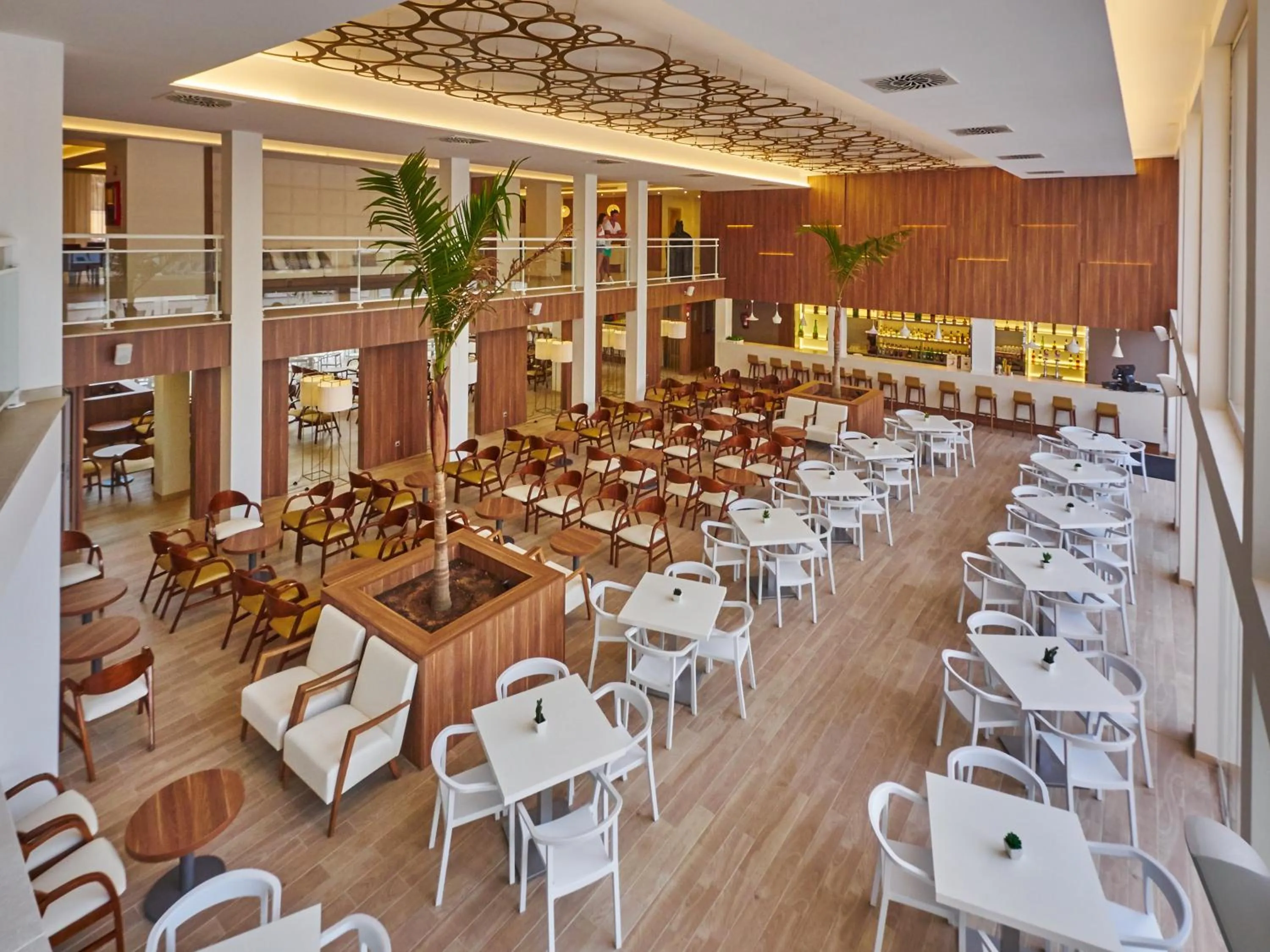 Food in BQ Bulevar Peguera- Adults Only