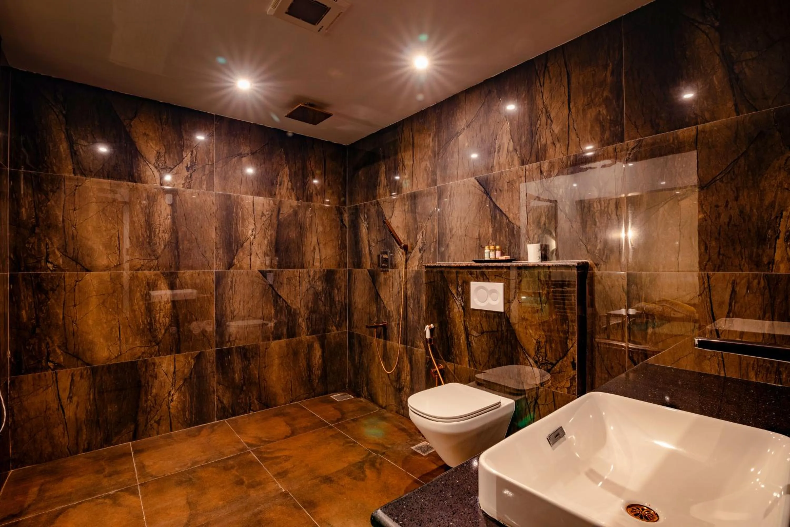 Shower in The Saravi Resort