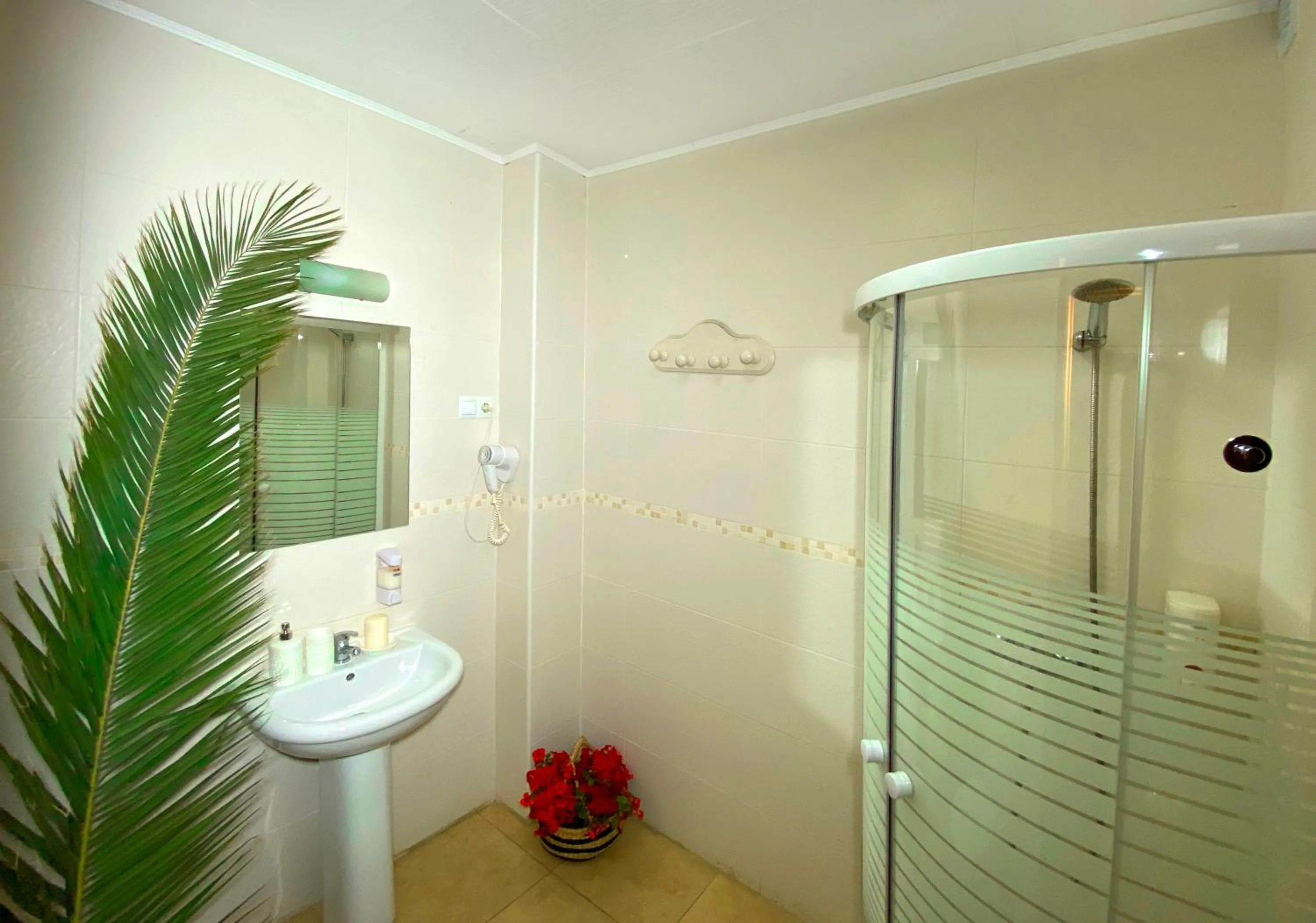 Bathroom in Hostal Azahara