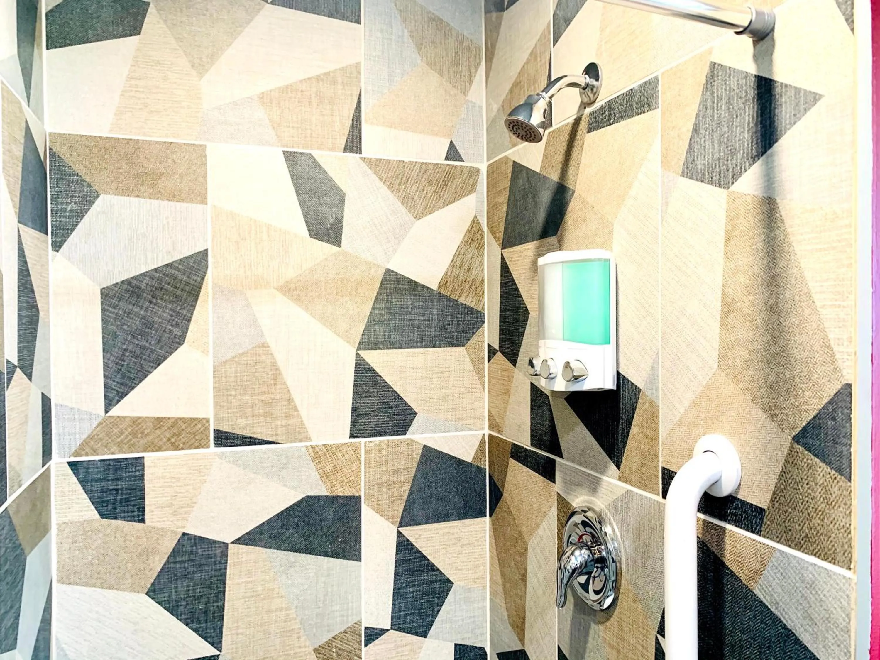 Shower in Somerset Hotel