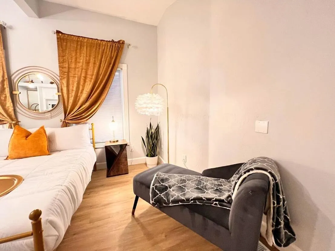 Bed in Somerset Hotel