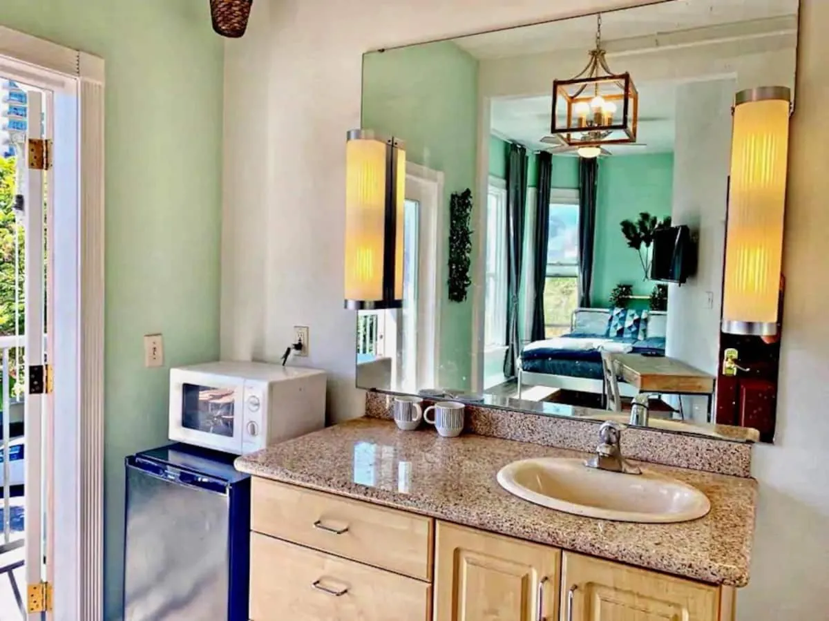 Kitchen or kitchenette in Somerset Hotel