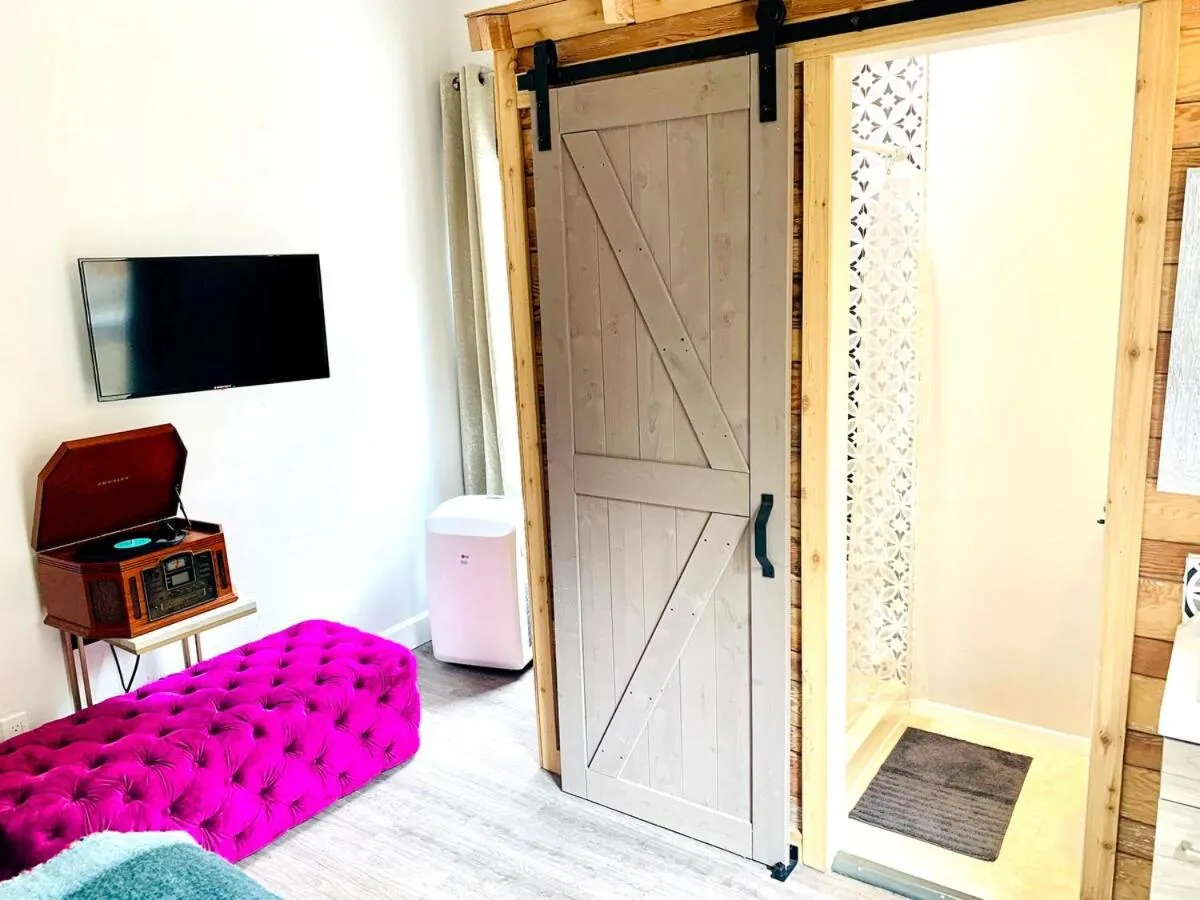 TV and multimedia in Somerset Hotel